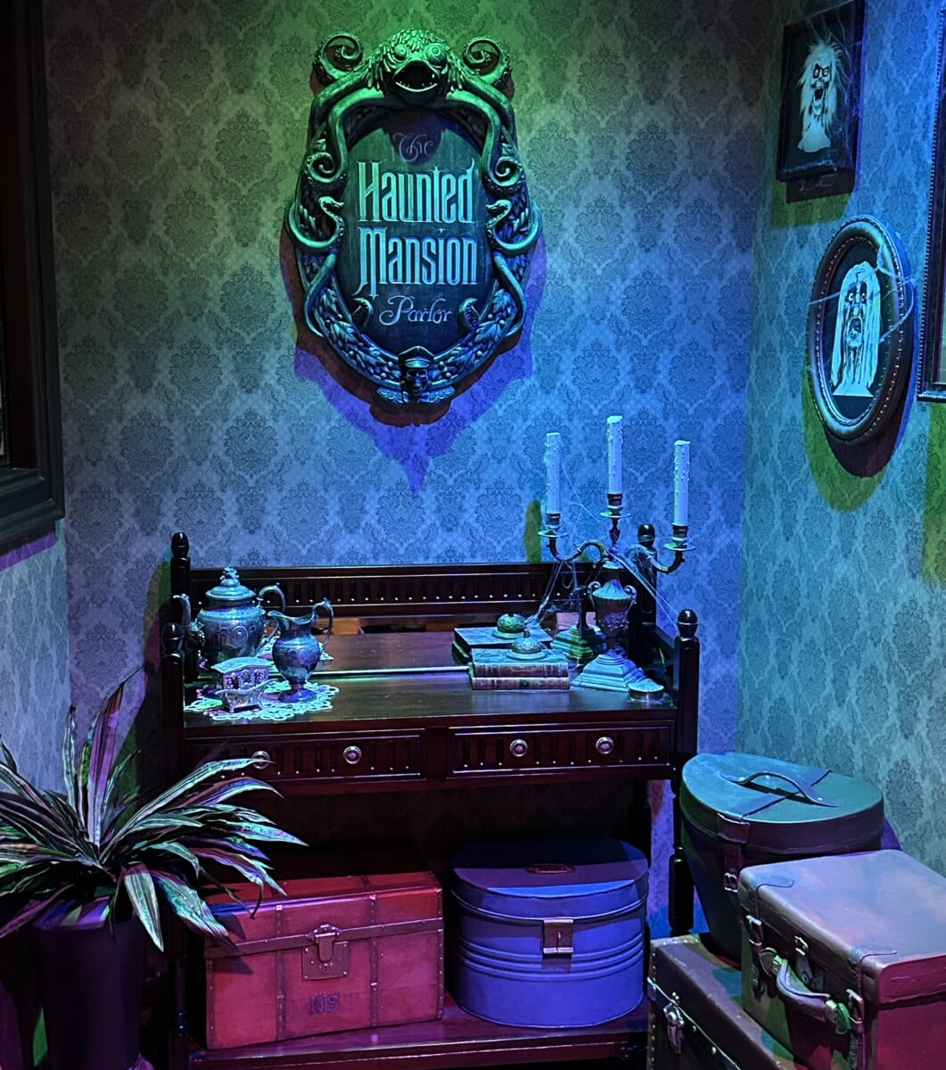 Haunted Mansion Parlor | The Main Street Mouse