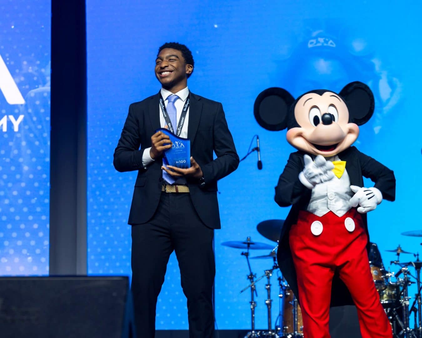 | The Main Street Mouse Dreams Came True at Disney Dreamers Academy 2025 (2)