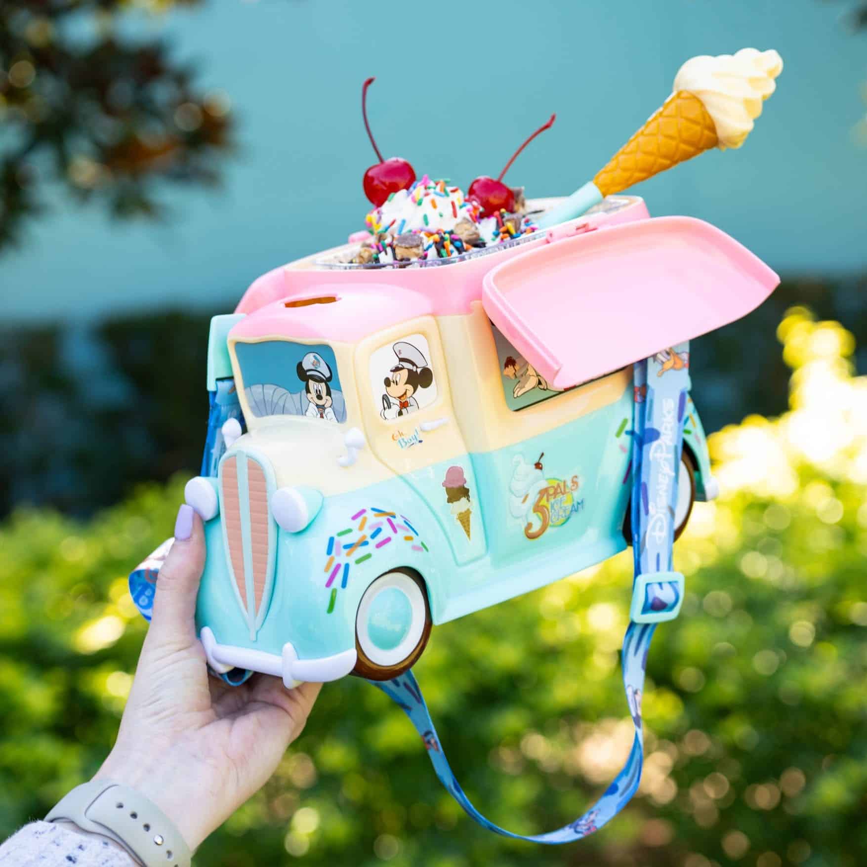 Disney ice cream truck | The Main Street Mouse Disney ice cream truck