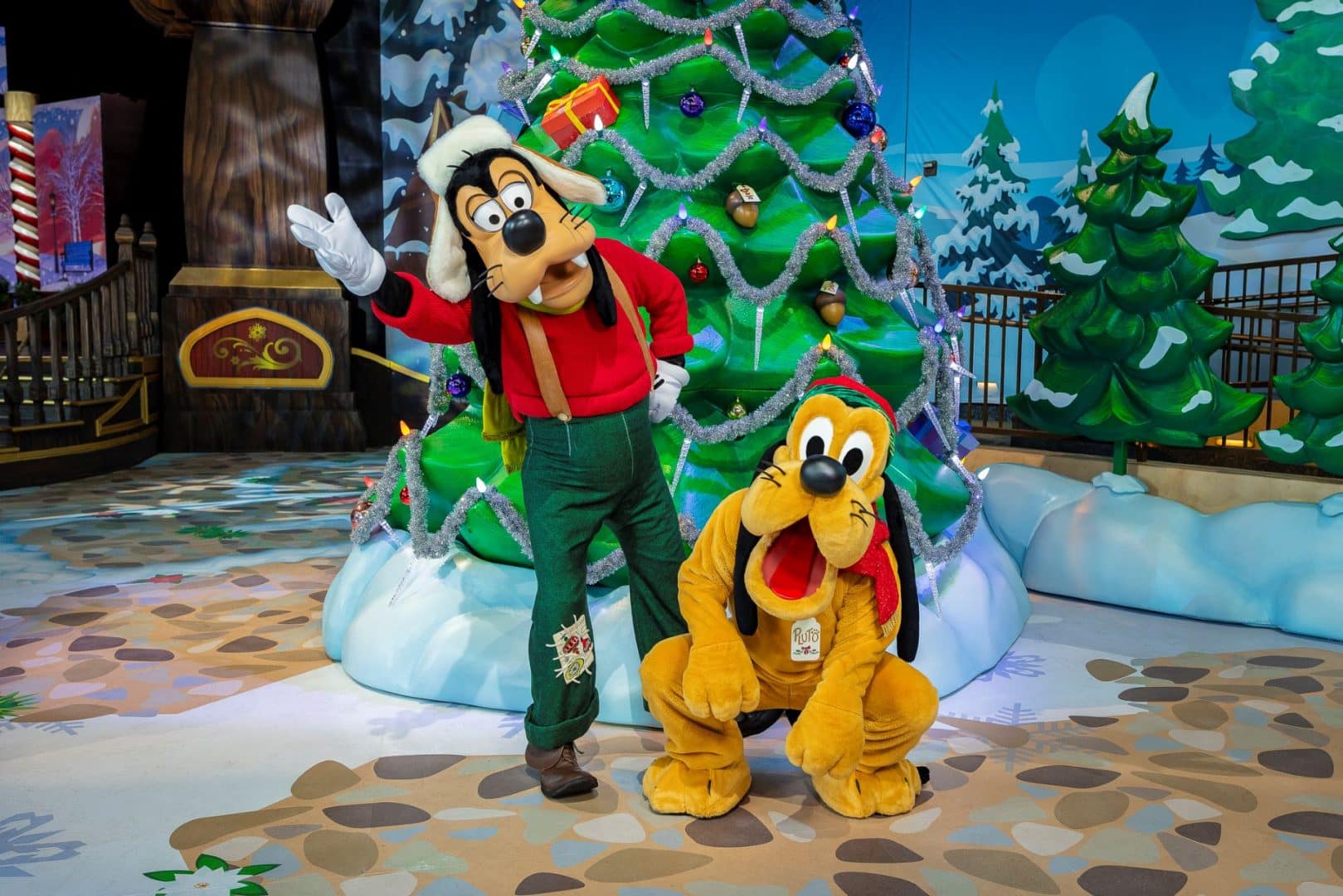 Holidays at Disneyland Resort 2025 Characters