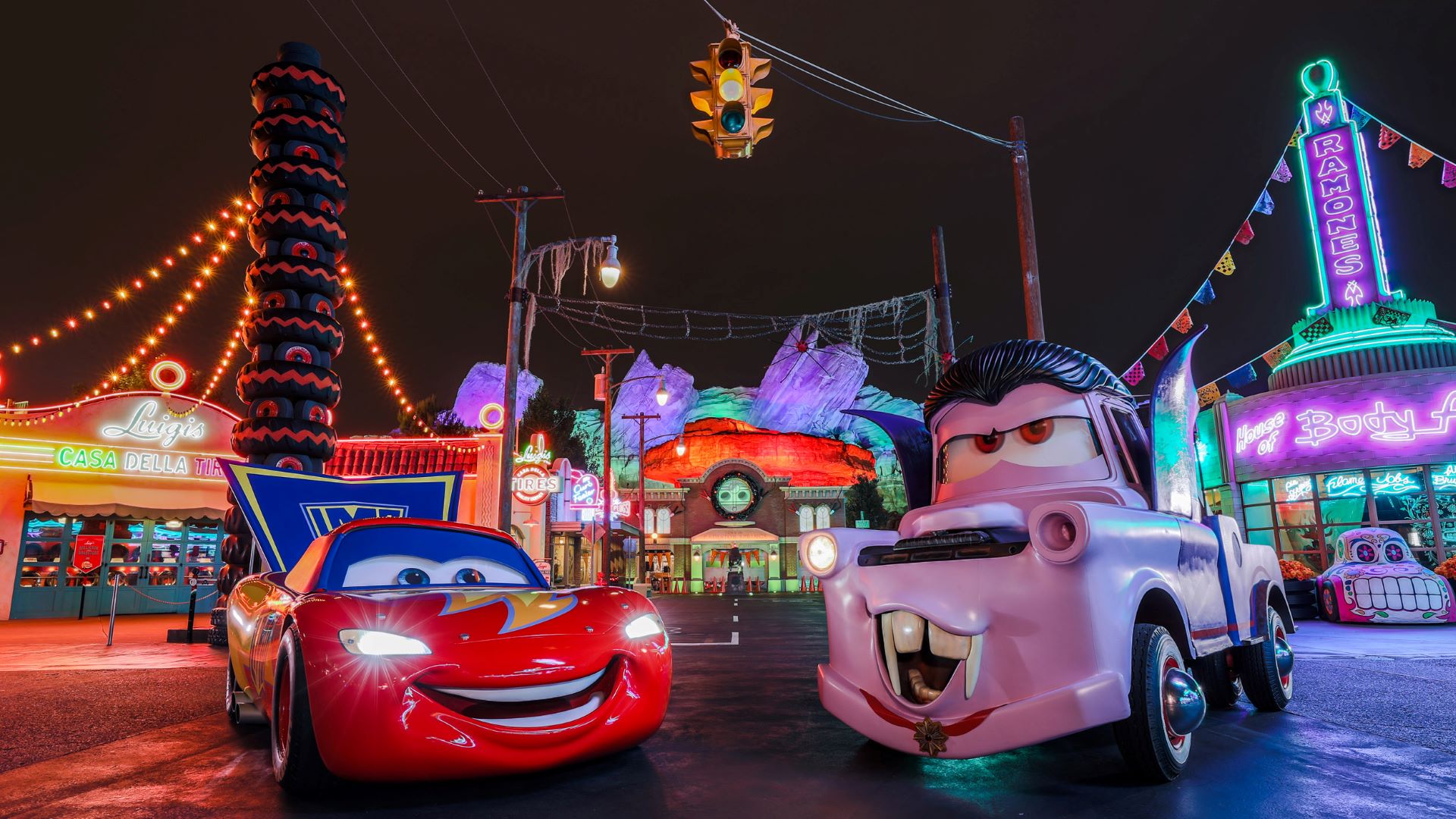 CarsLandforHalloweenatDisneyCaliforniaAdventurePark | The Main Street Mouse