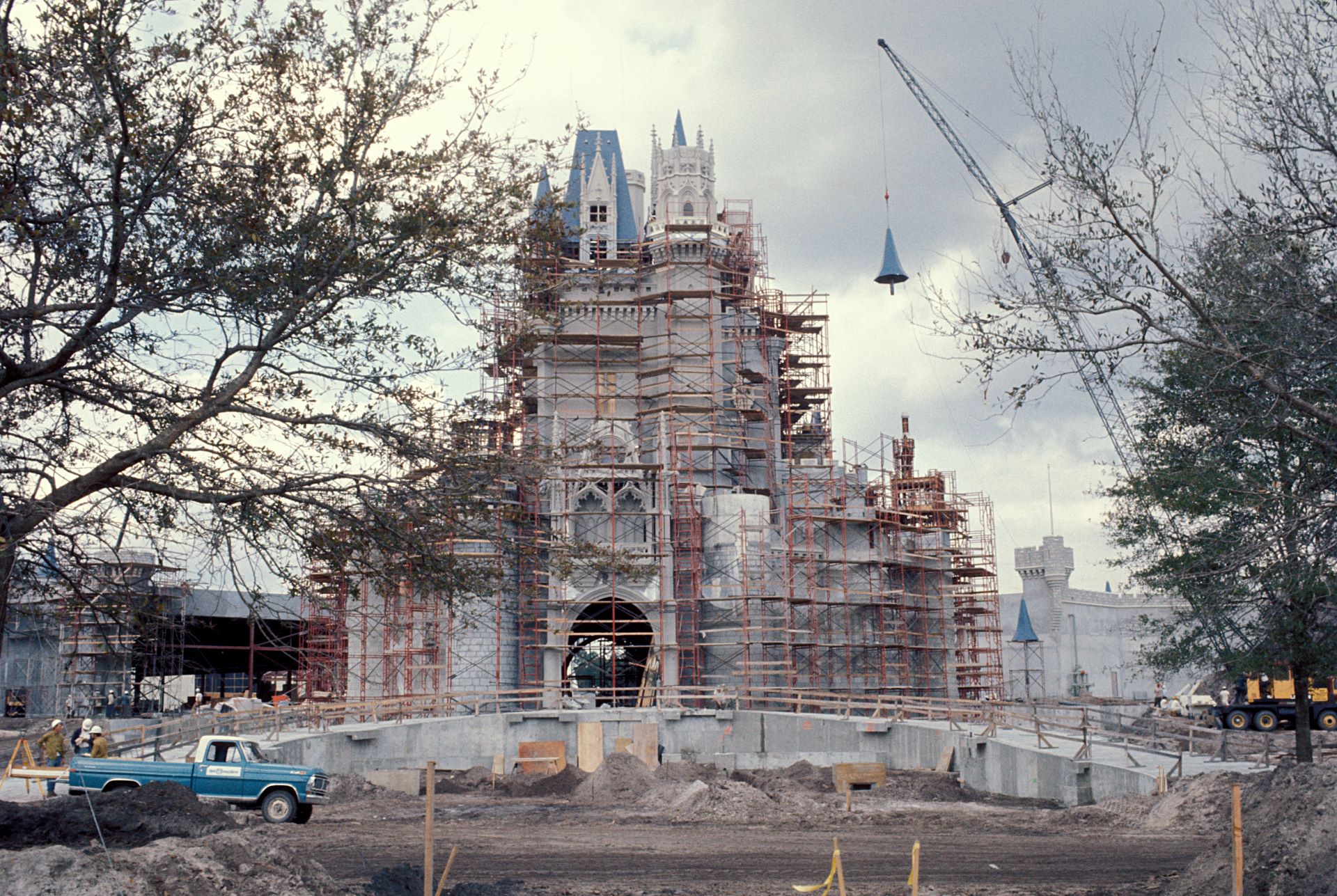 Cinderella-Castle-at-Walt-Disney-World-Construction