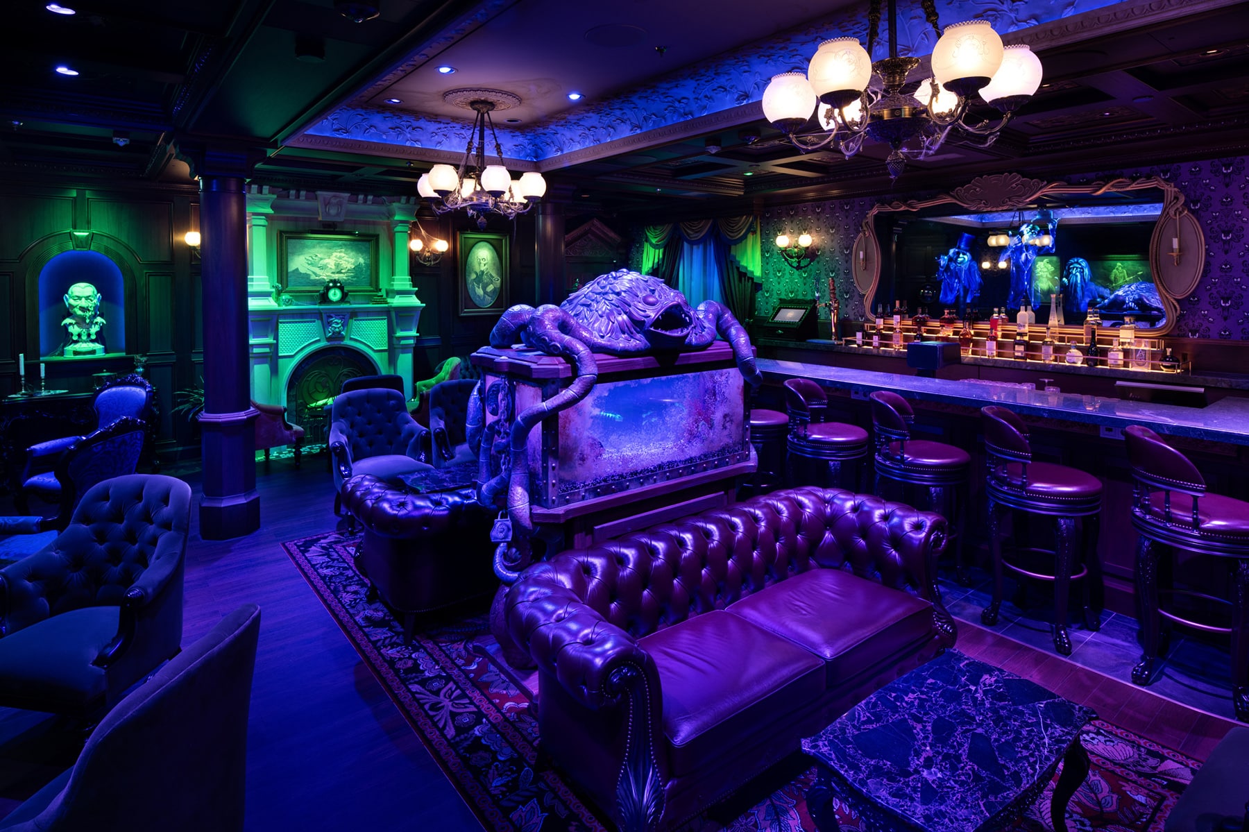 Disney Treasure Haunted Mansion Parlor 1