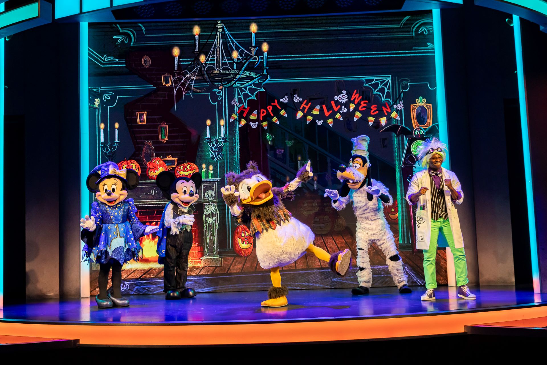 MickeysTrickandTreat | The Main Street Mouse Mickeys trick and treat