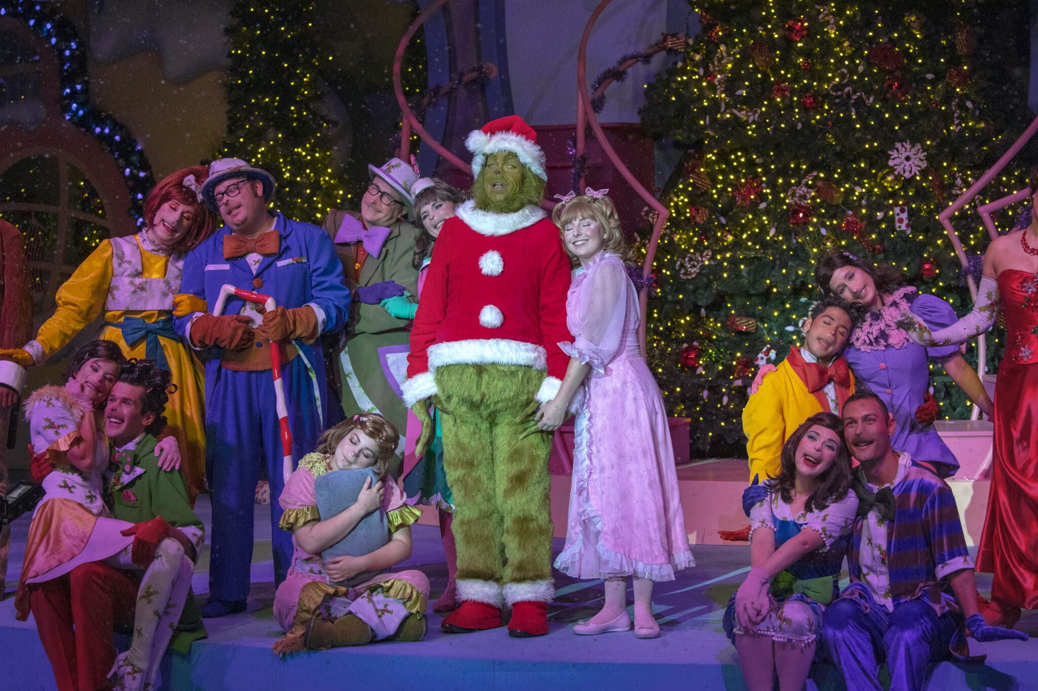 1834831 HOL18 Full Event Shoot Grinchmas show 121318 Suess Landing | The Main Street Mouse 18 34831 Hol18 Full Event Shoot Grinchmas Show 121318 Suess Landing