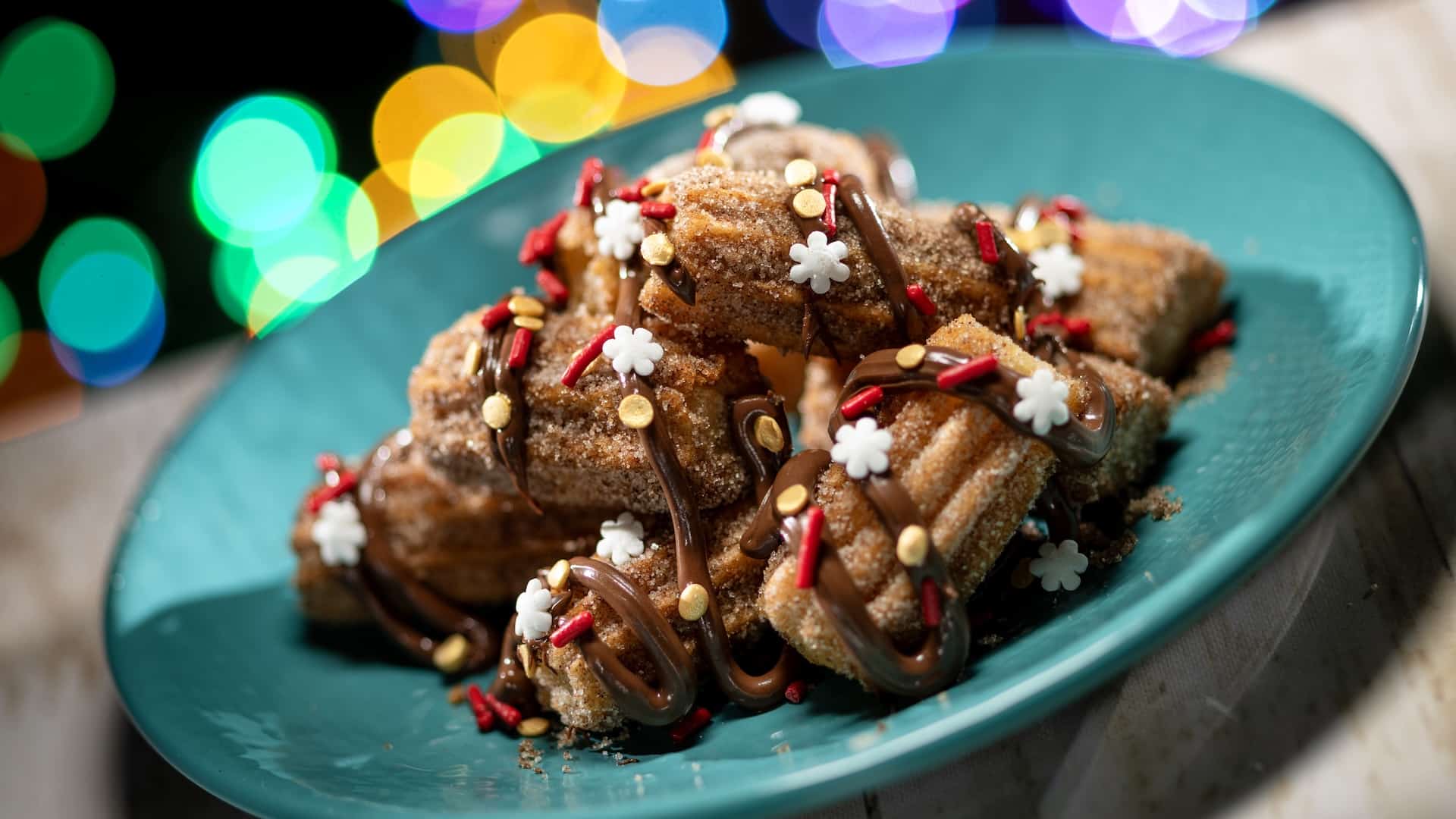 2025WDWDJNFoodieGuideGingerbreadChurros | The Main Street Mouse 2025 wdw djn foodie guide gingerbread churros