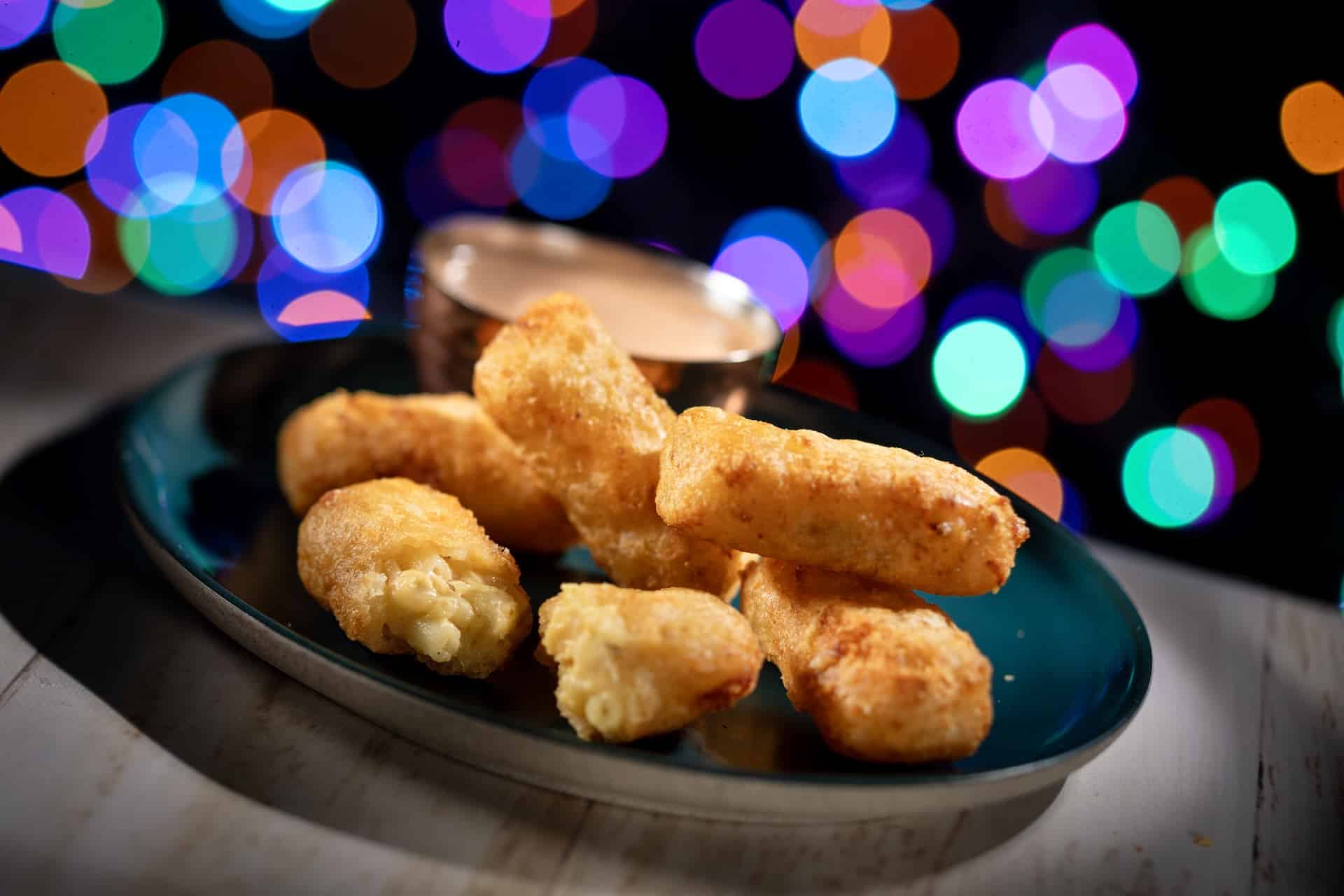 2025WDWDJNFoodieGuideMacaroniCroquette | The Main Street Mouse 2025 wdw djn foodie guide macaroni croquette