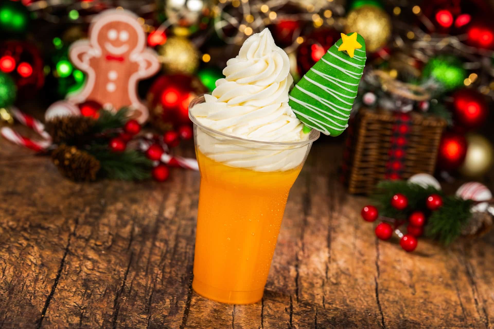 2025-WDW-MVMCP-Foodie-Guide-Santa-Float