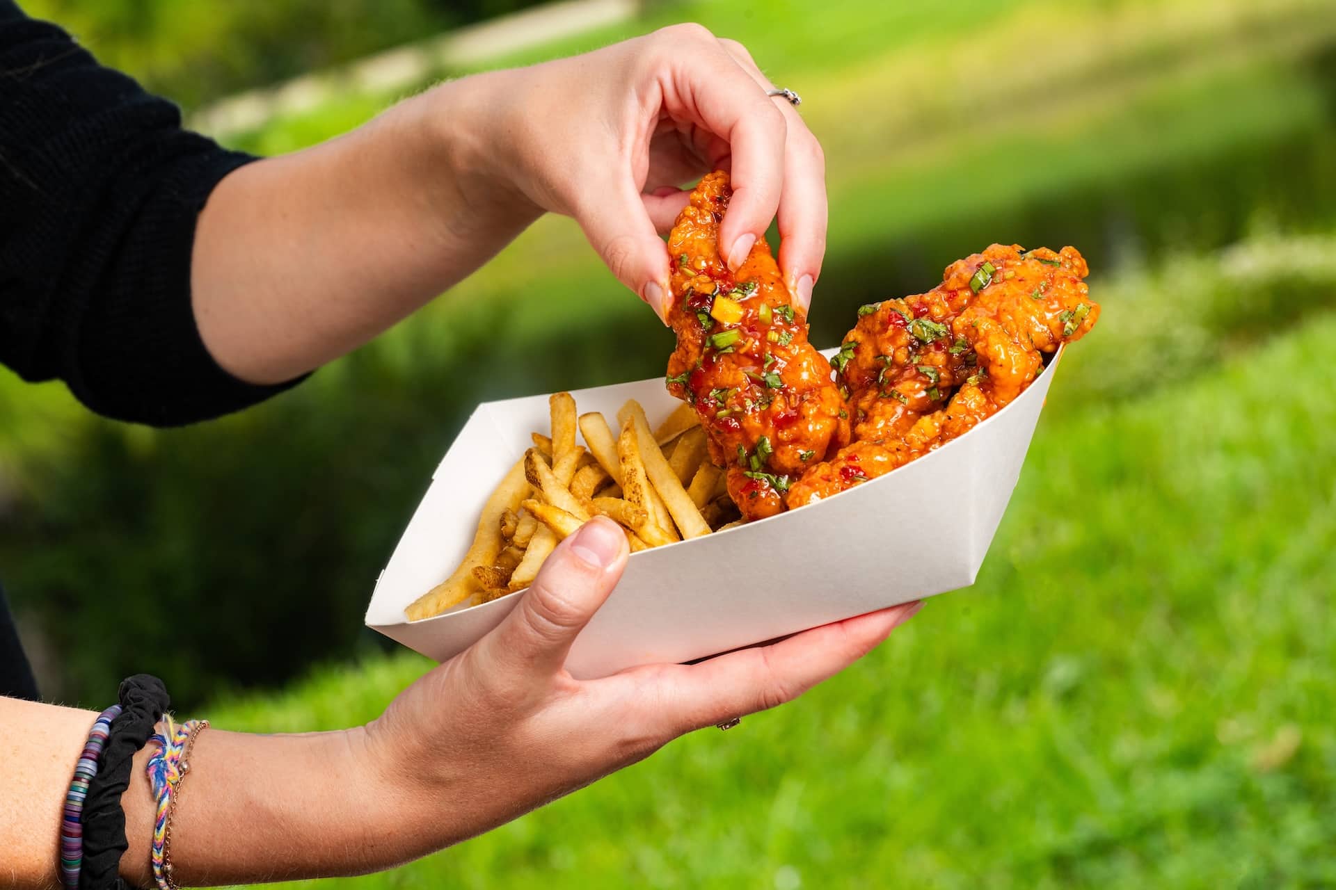 2025 wdw sauced chicken strips gochujang