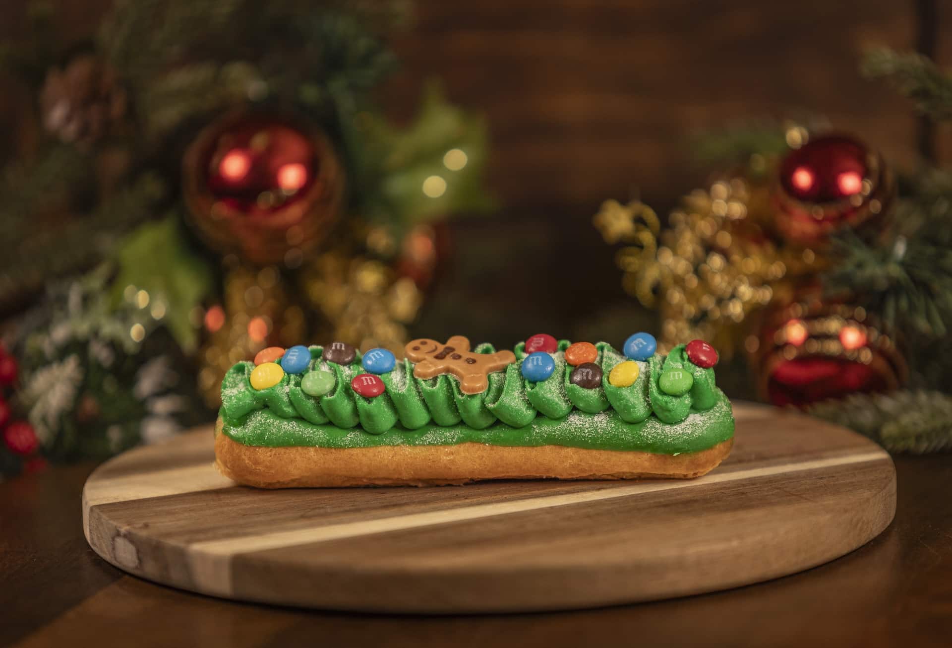 2025DLRFOHFoodieGuideEclair | The Main Street Mouse 2025 dlr foh foodie guide eclair
