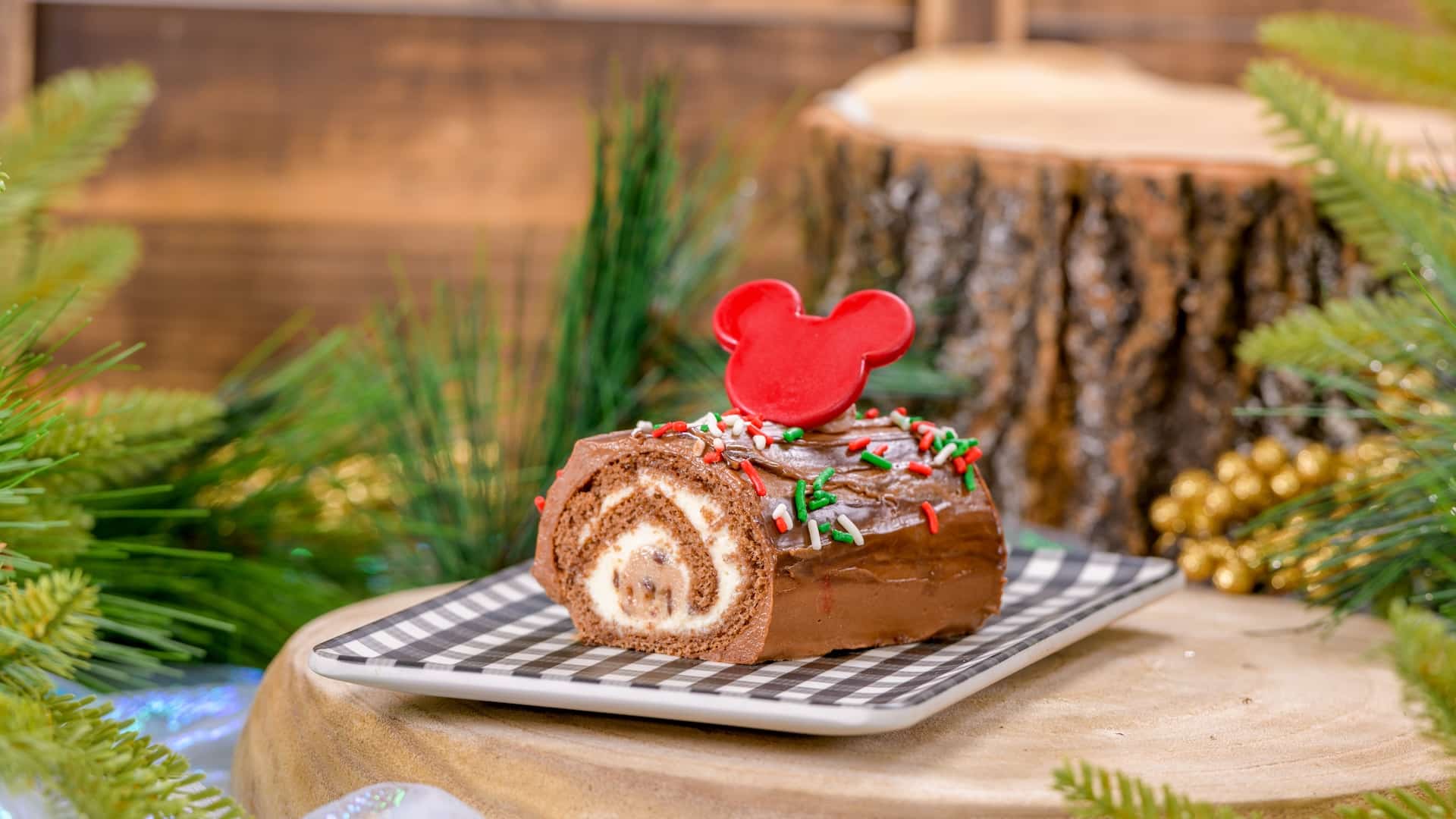 2025DLRFOHFoodieGuideYuleLog | The Main Street Mouse 2025 dlr foh foodie guide yule log