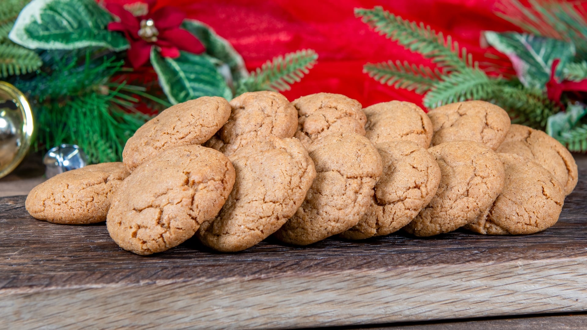 2025 dlr holiday foodie guide gingerbread cookies