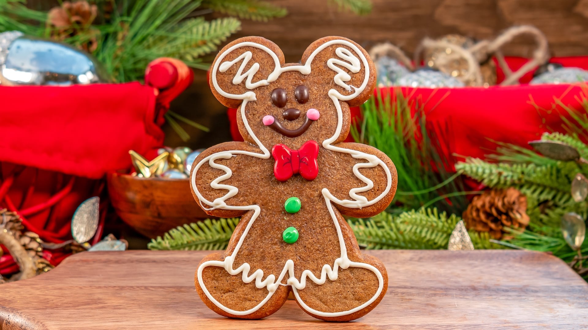 2025 dlr holiday foodie guide mickey gingerbread 2