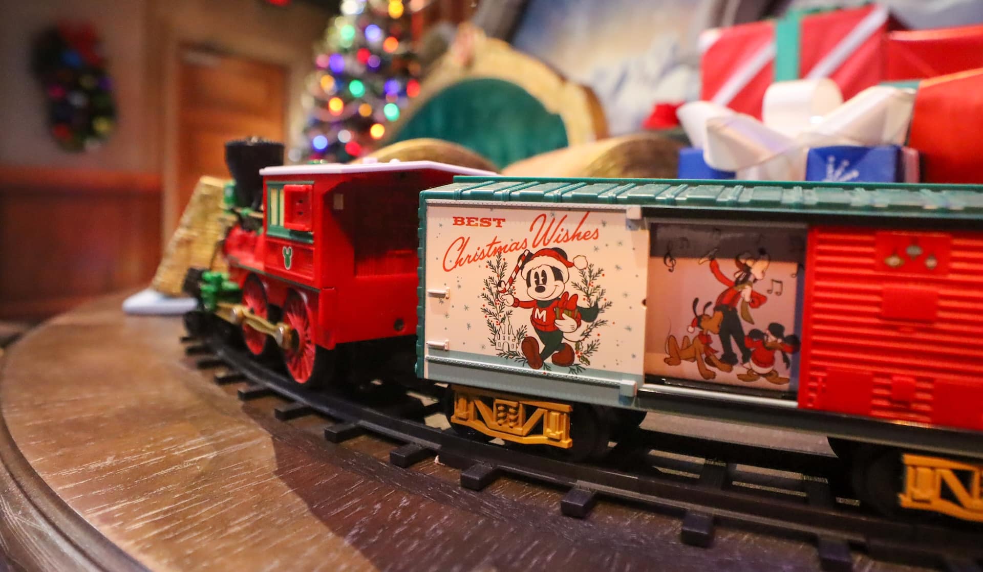 2025SantaatDisneyWorldDHS3 | The Main Street Mouse 2025 santa at disney world dhs 3