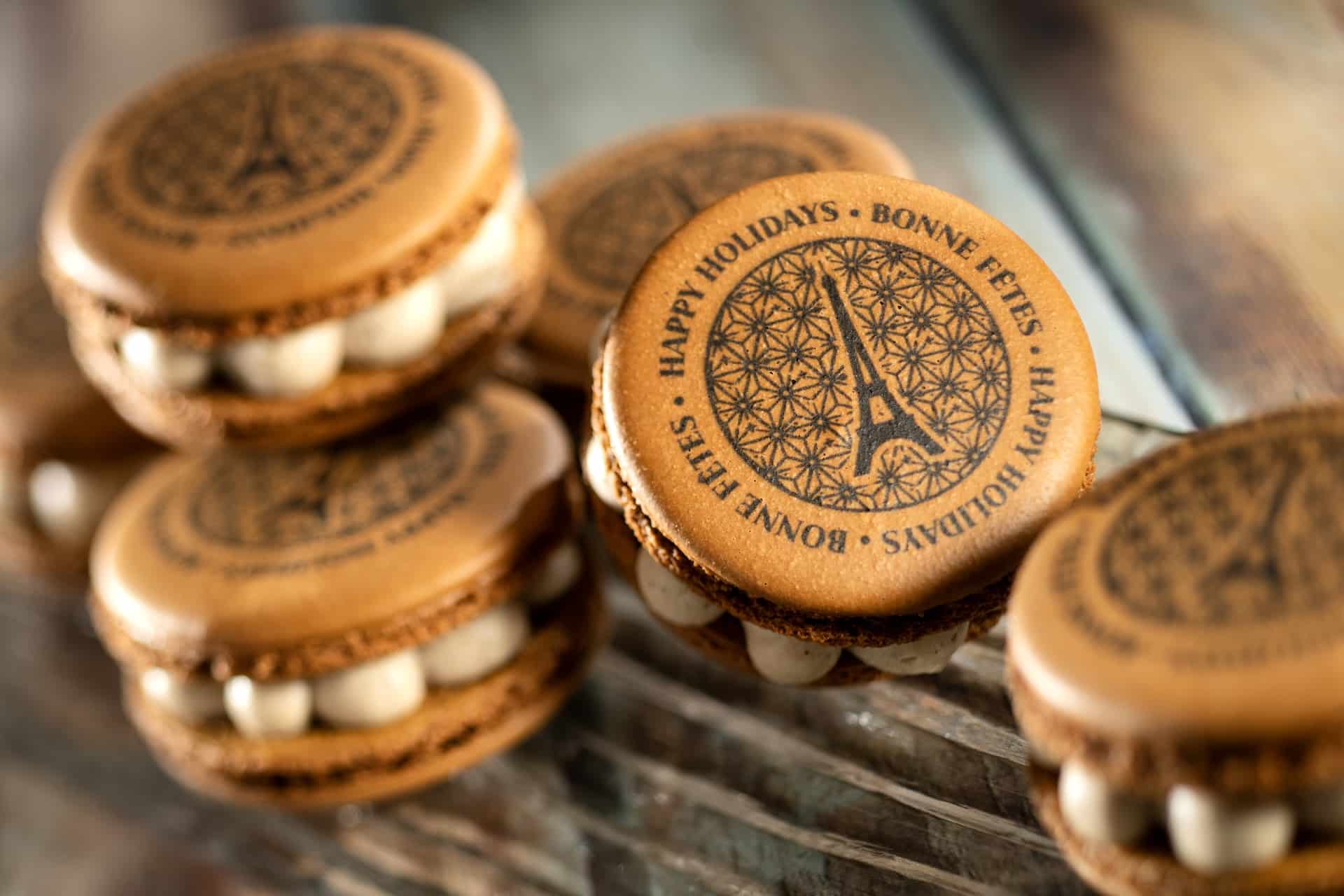 2025WDWFOTHFoodieGuideGingerbreadMacaron | The Main Street Mouse 2025 wdw foth foodie guide gingerbread macaron