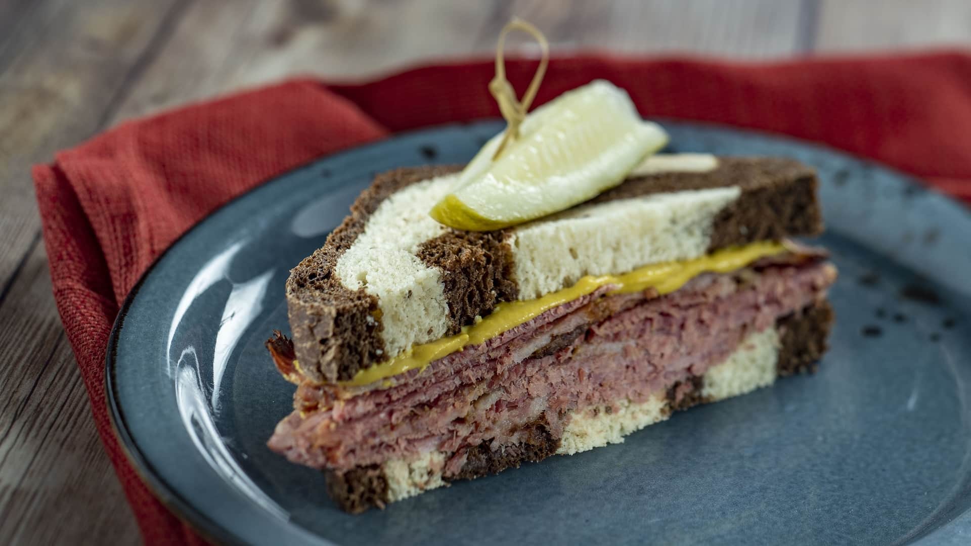 2025WDWFOTHFoodieGuidePastrami | The Main Street Mouse 2025 wdw foth foodie guide pastrami