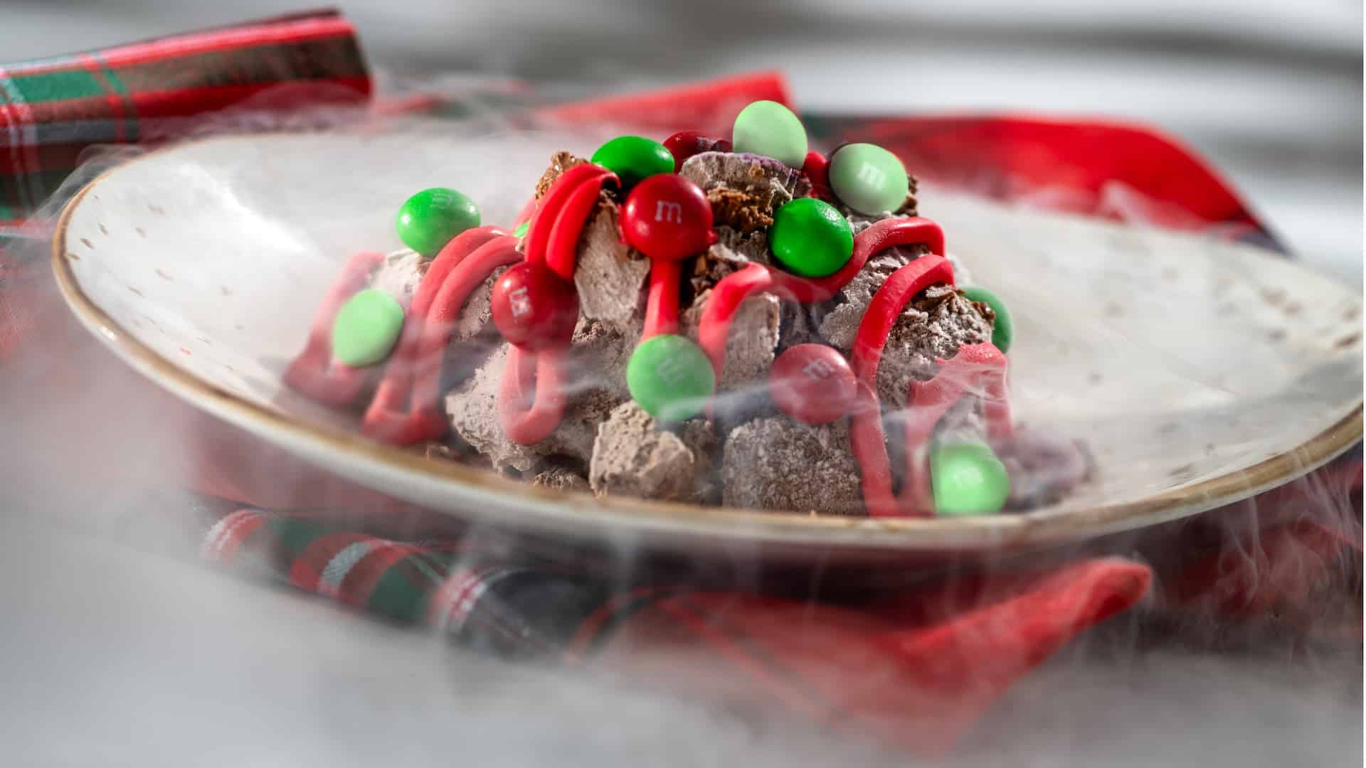 2025WDWFOTHFoodieGuidePeppermintMousse | The Main Street Mouse 2025 wdw foth foodie guide peppermint mousse