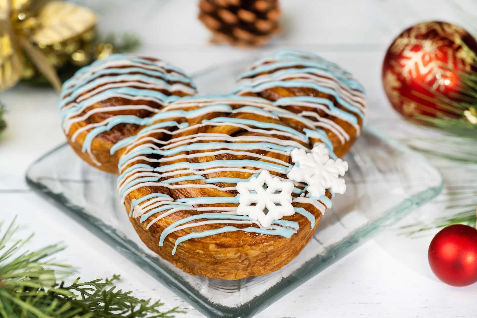 2025WDWResortsFoodieGuideCinnamonRoll | The Main Street Mouse 2025 wdw resorts foodie guide cinnamon roll