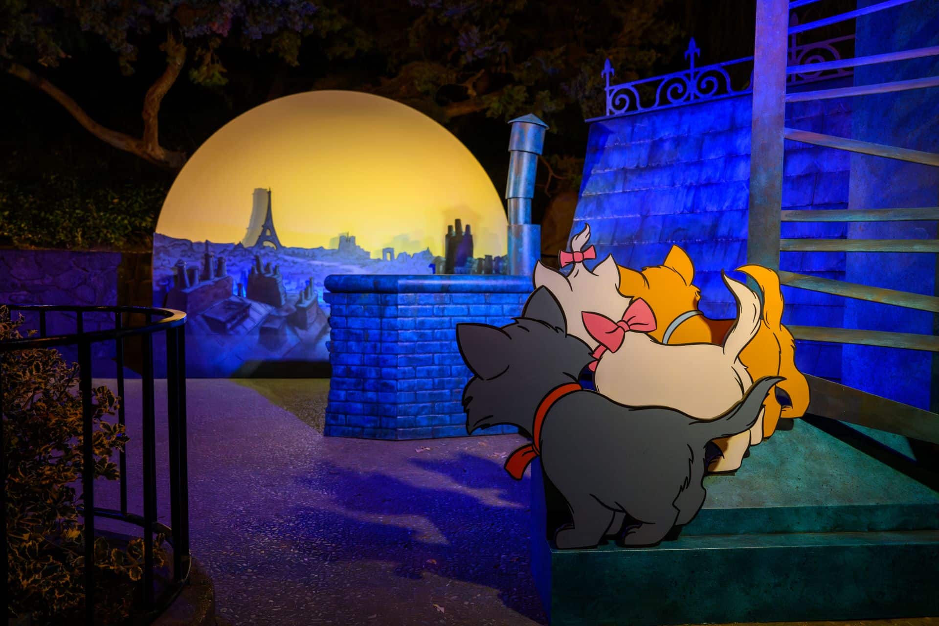 Aristocats-Photo-Opportunity-at-Disneyland