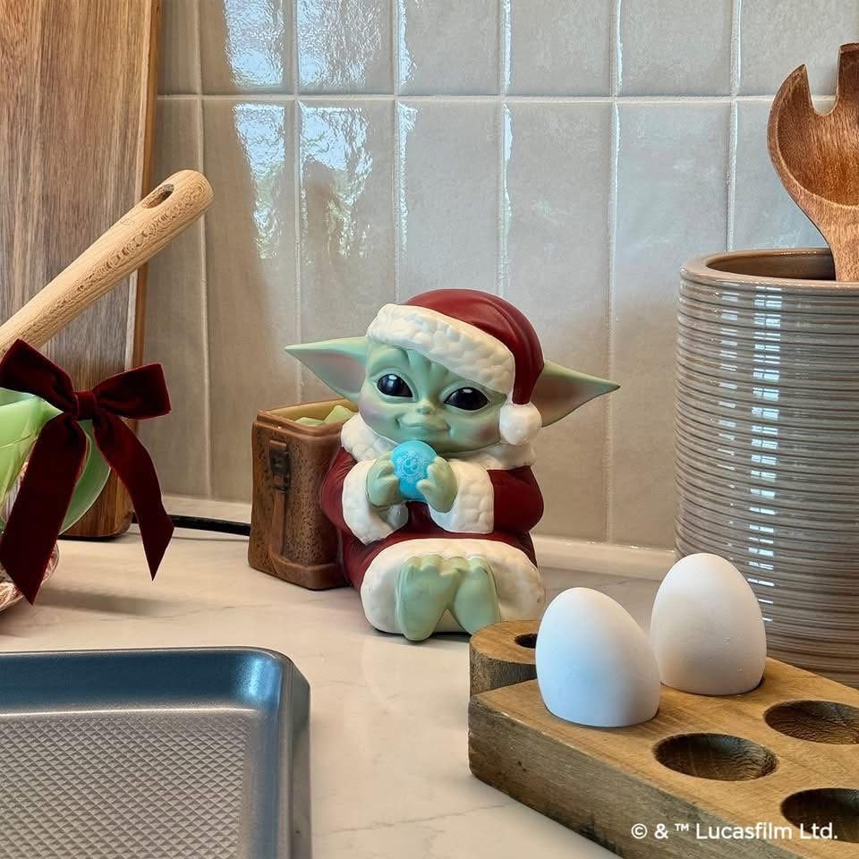 Santa Grogu | The Main Street Mouse Santa Grogu