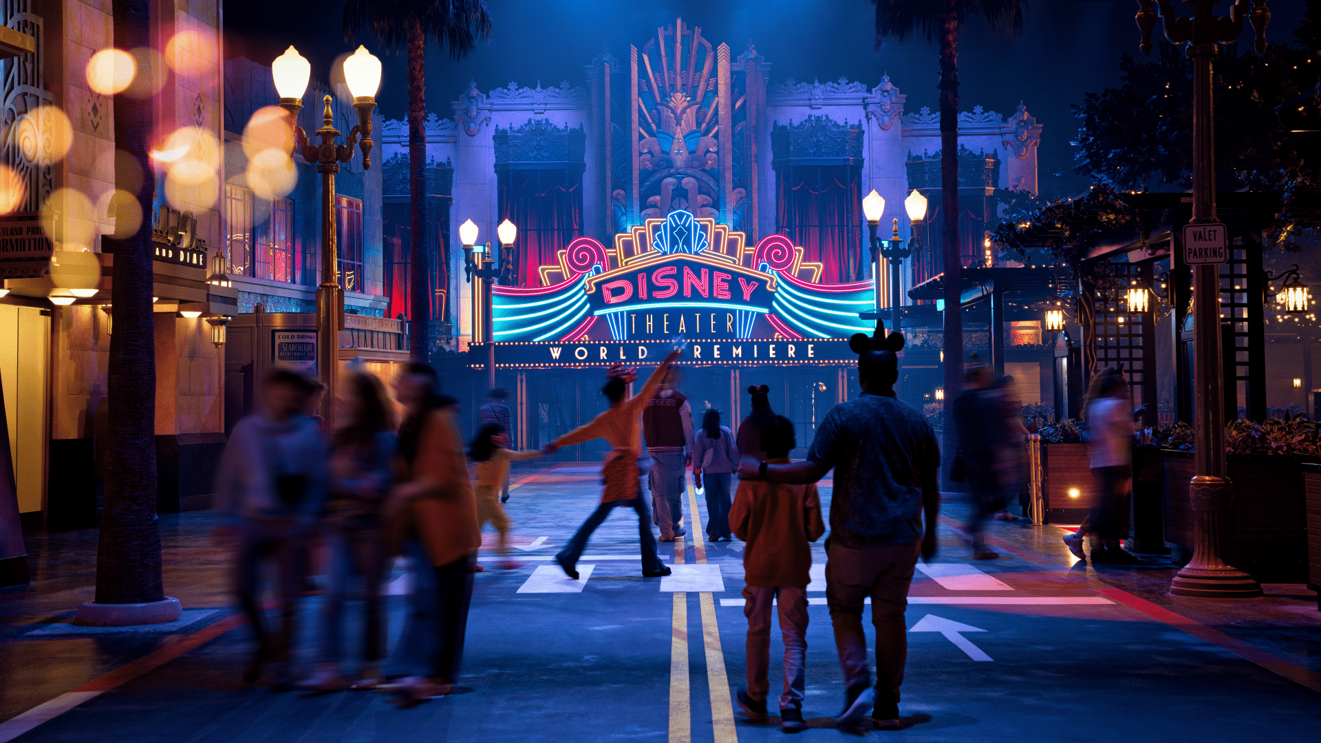 World-Premiere-Plaza-at-Disney-Adventure-World