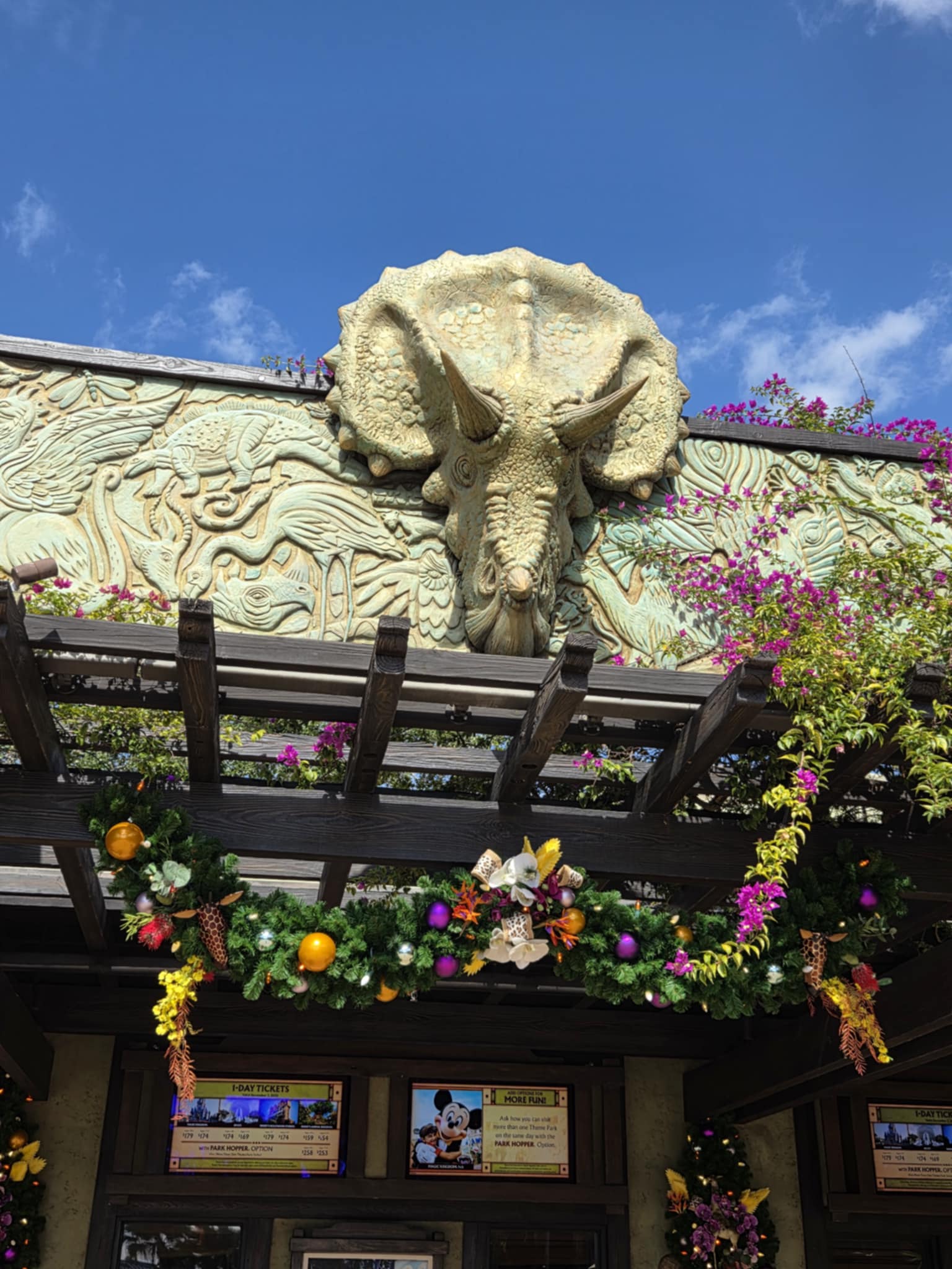 attjn5vps4wN66rr60LnycRjRWxg7ZOBwuMC7cuXcVevU | The Main Street Mouse