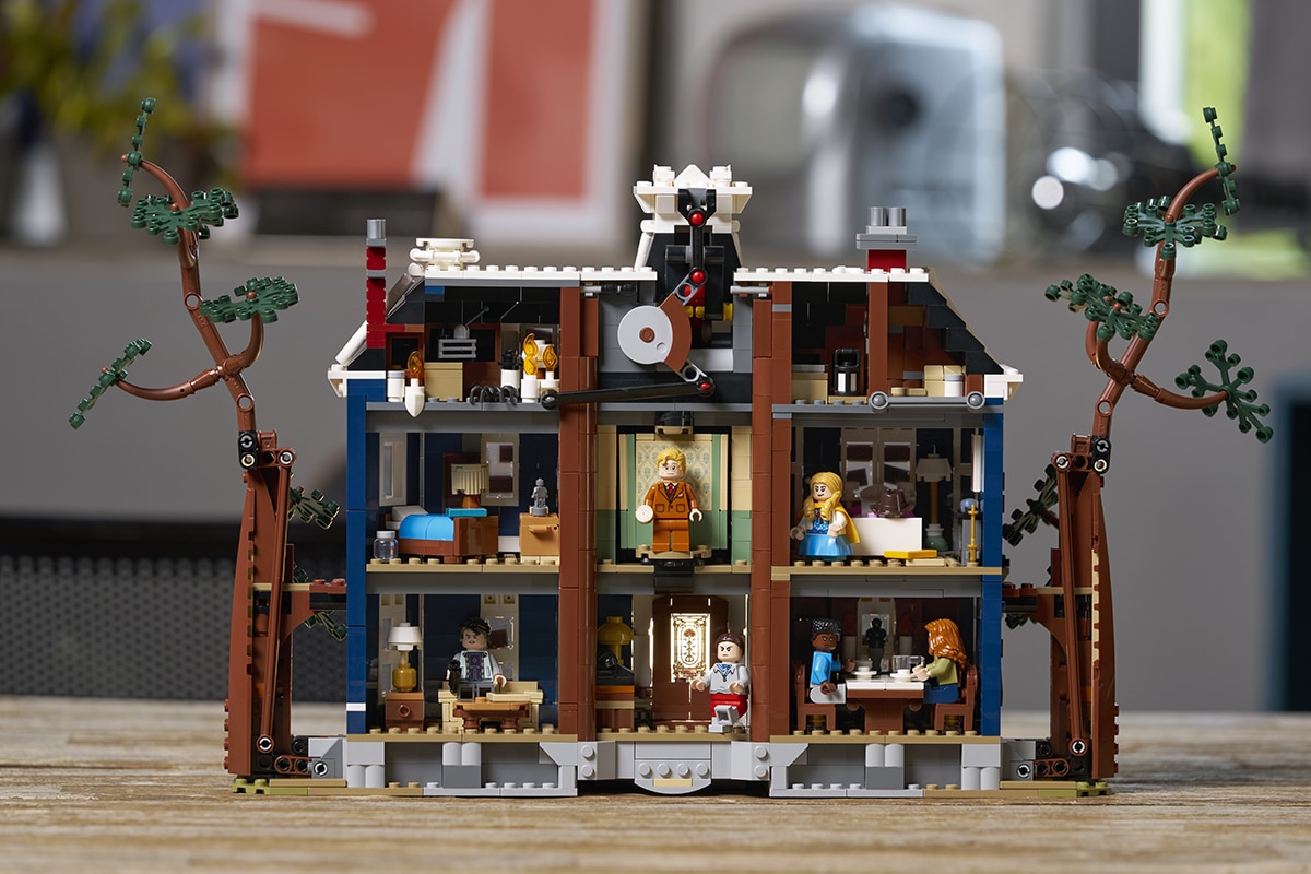 11370LifestyleBuild6 copy | The Main Street Mouse 11370 lifestyle build 6 Copy