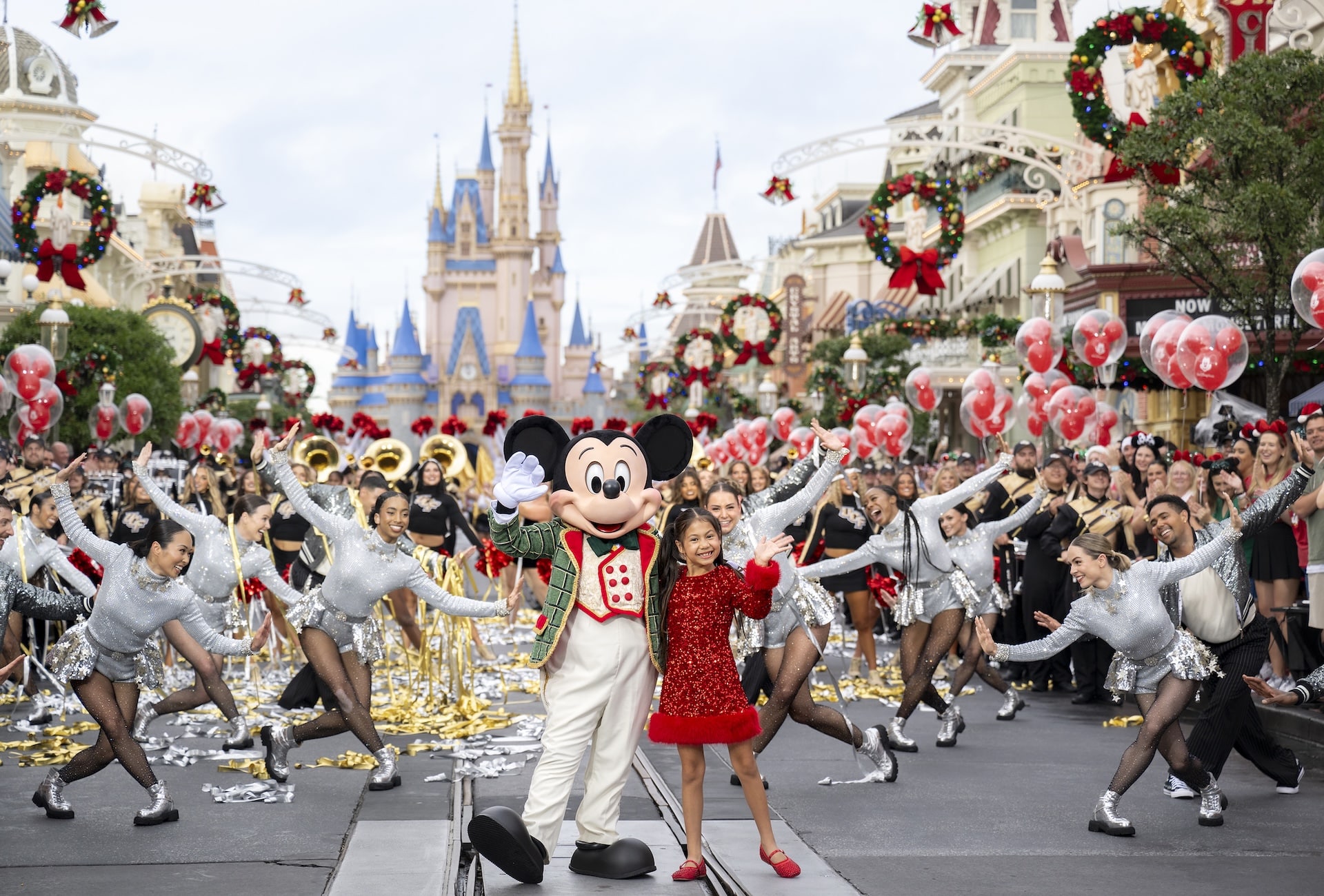 What to Expect from the 2025 Disney Parks Magical Christmas Day Parade