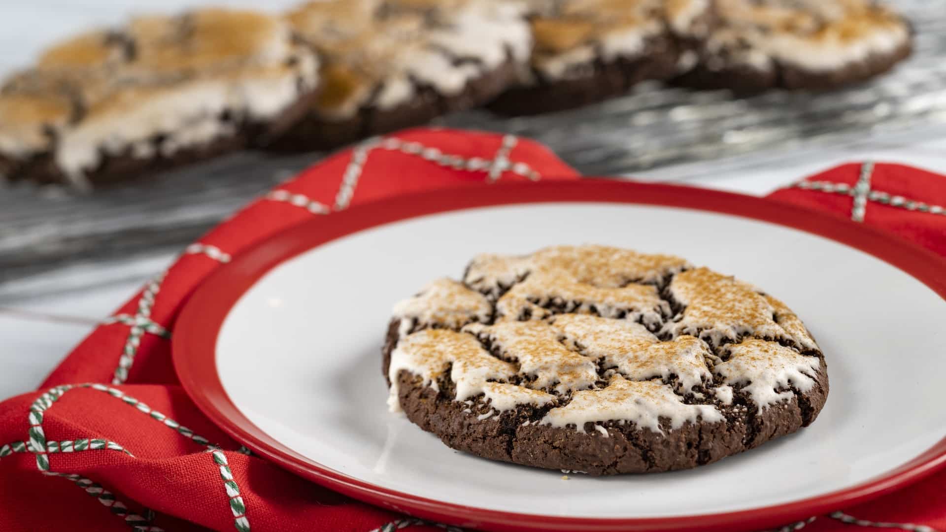 2025 eats cutm crinkle cookie
