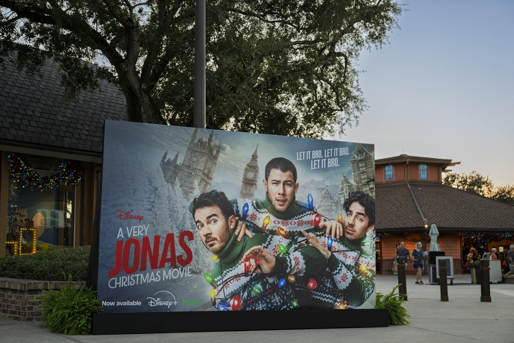 JonasBrothersSignatDisneySprings2048x1365 | The Main Street Mouse Jonas brothers sign at disney springs 2048x1365