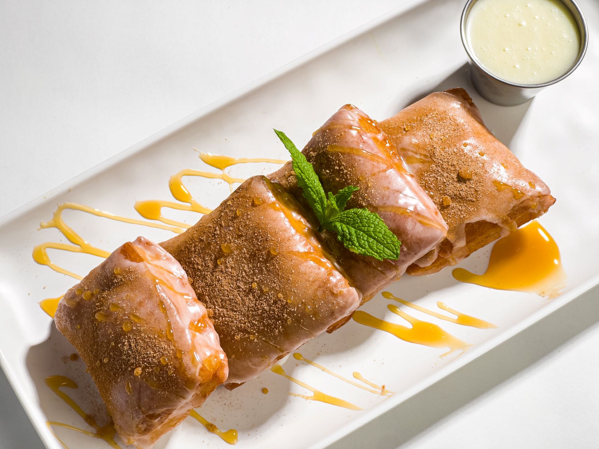 Bananas-Foster-Beignet-at-Downtown-Disney