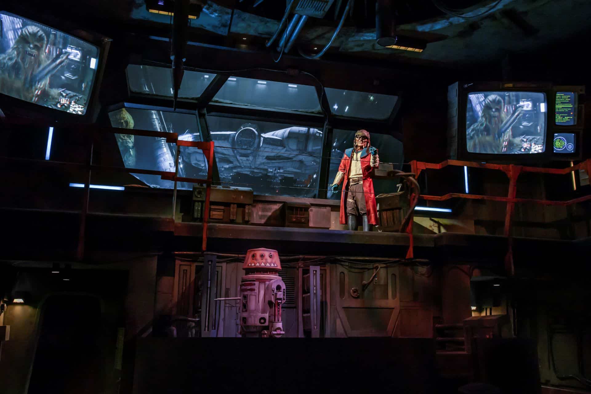 Hondo ohnaka in millennium falcon smugglers run at disneyland park