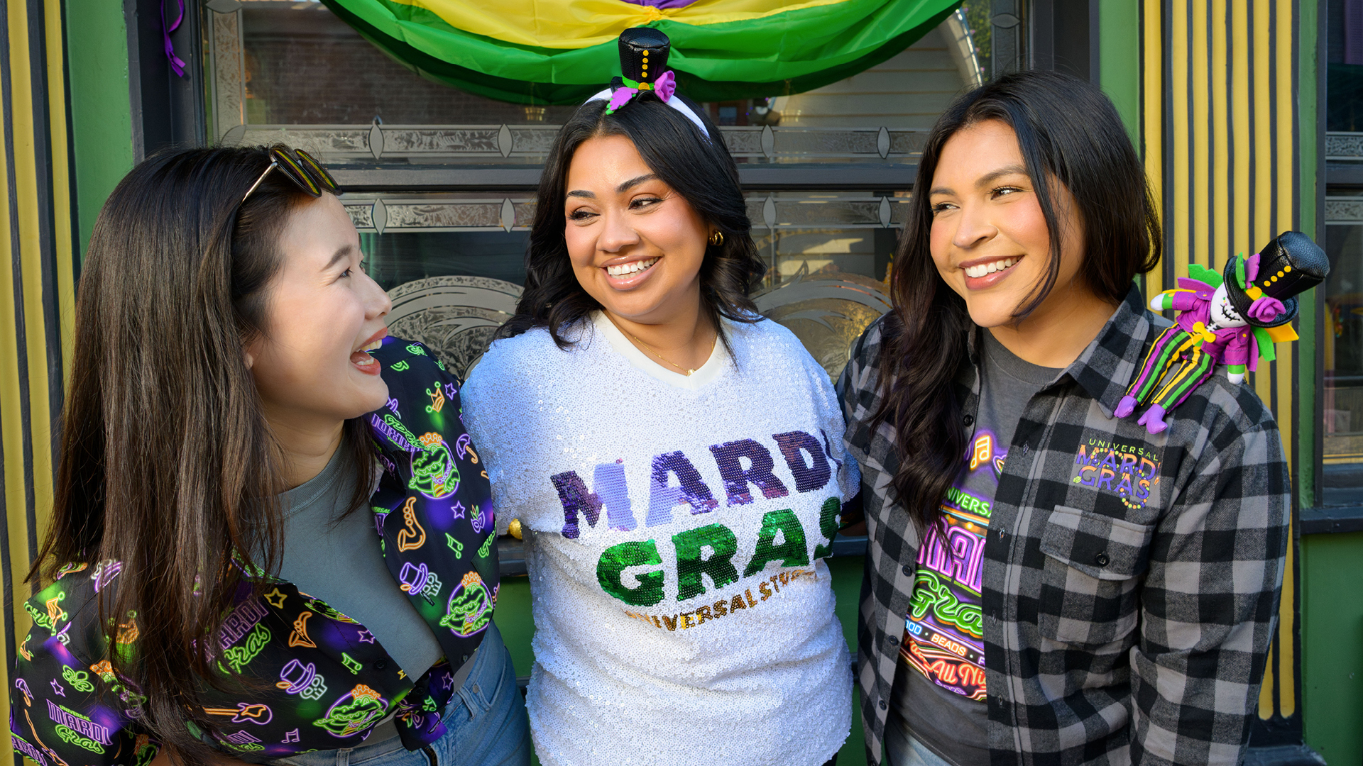 01_Universal Mardi Gras Merch