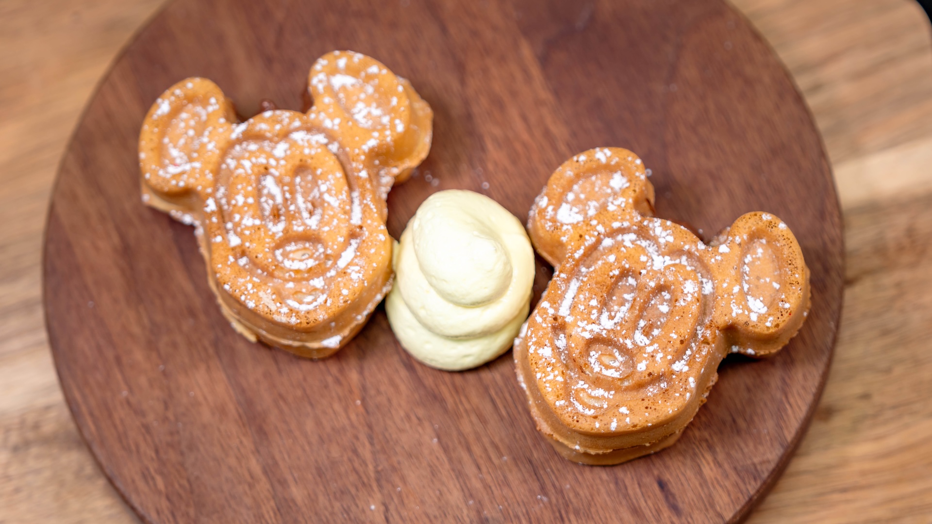 2026 DLR FW Foodie Guide BananaWaffles