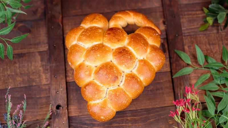 Bunch of Grapes Pull Apart Bread