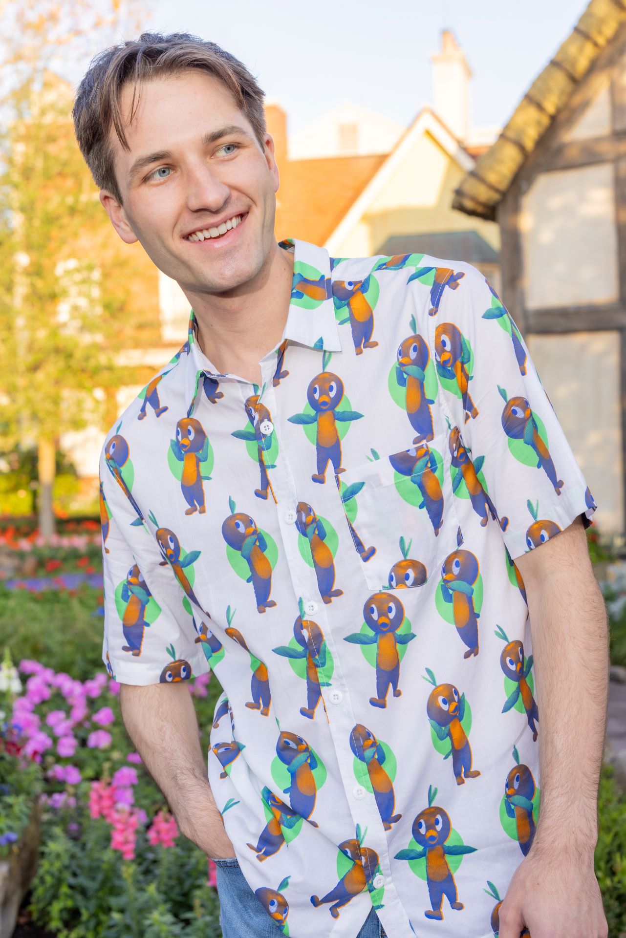OrangeBirdButtonUpShirtatEPCOTFlowerandGardenFestival | The Main Street Mouse Orange bird button up shirt at epcot flower and garden festival