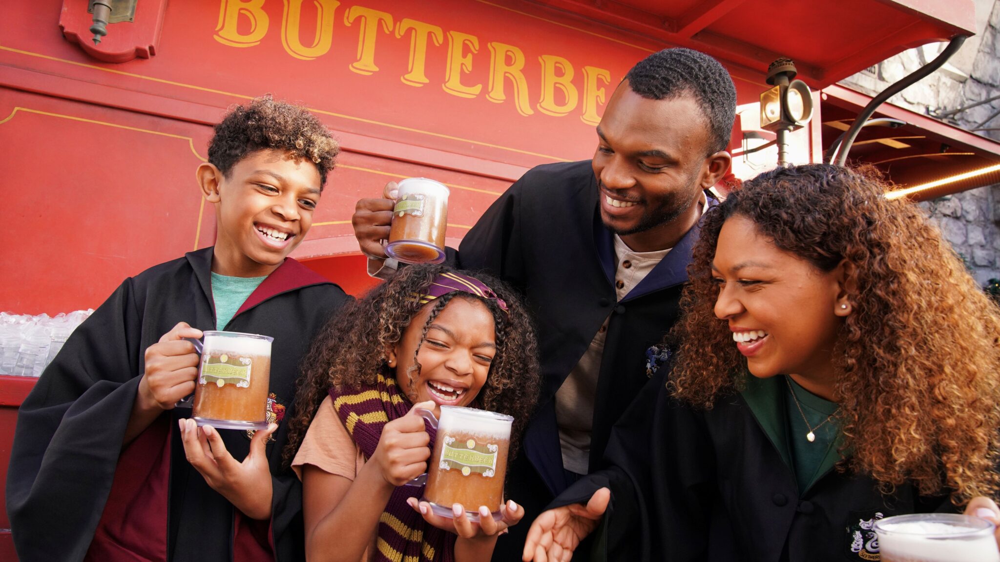Universal Destinations Experiences Celebrates Butterbeer Season in The Wizarding World of Harry Potter | The Main Street Mouse Universal Destinations Experiences Celebrates Butterbeer Season in the Wizarding World of Harry Potter