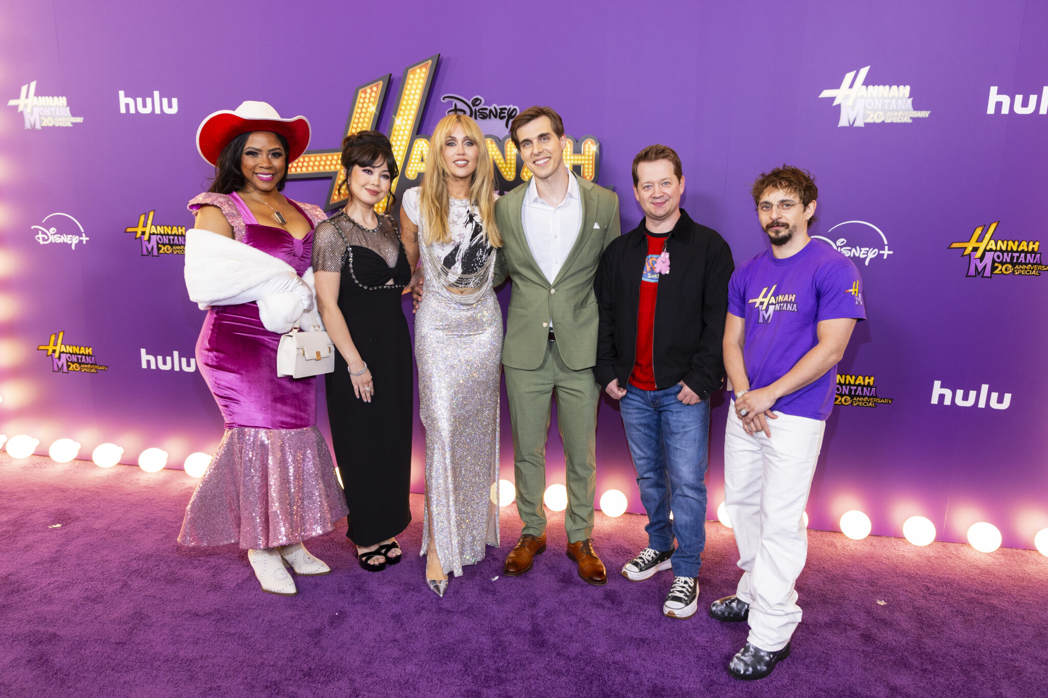 Miley Cyrus Celebrates the Premiere of the Hannah Montana 20th Anniversary Special | The Main Street Mouse Miley Cyrus Celebrates the Premiere of the Hannah Montana 20th Anniversary Special