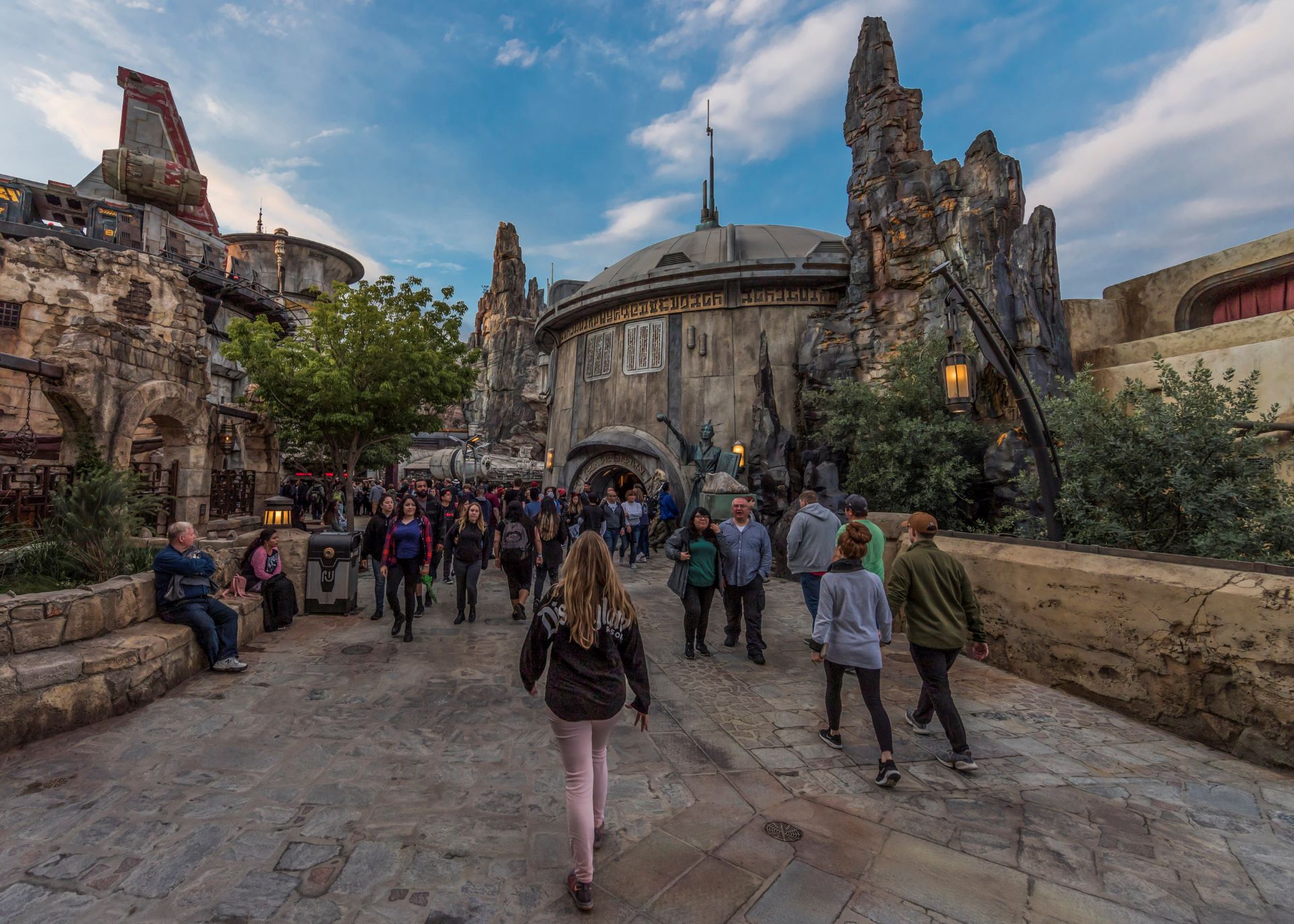 Star wars galaxys edge at disneyland park