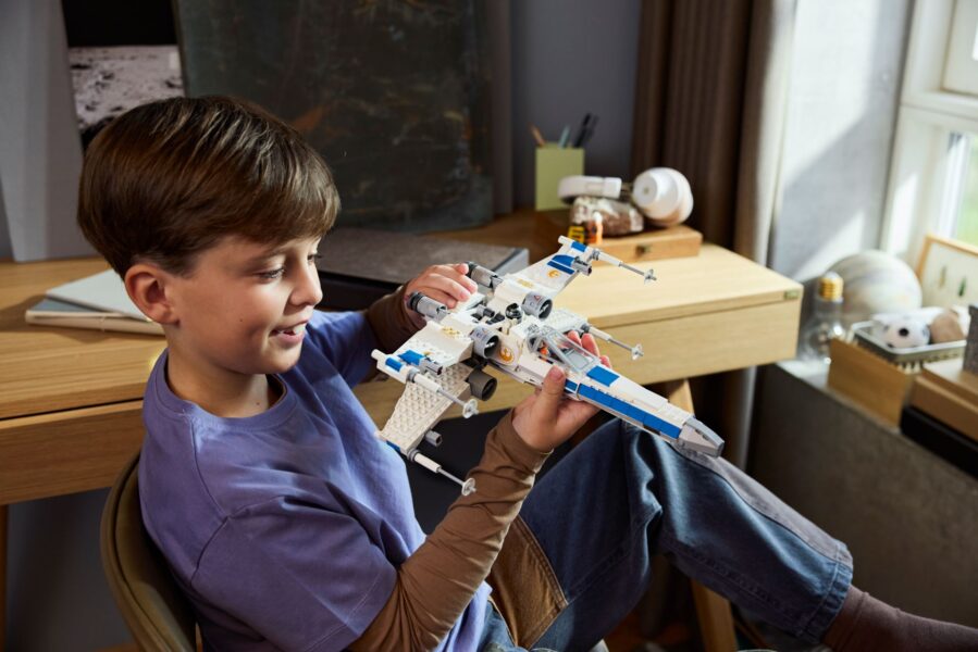 LEGO Star Wars New Republic X Wing Starfighter