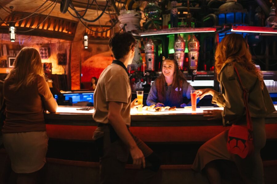 Ogas Cantina Disney World DHS