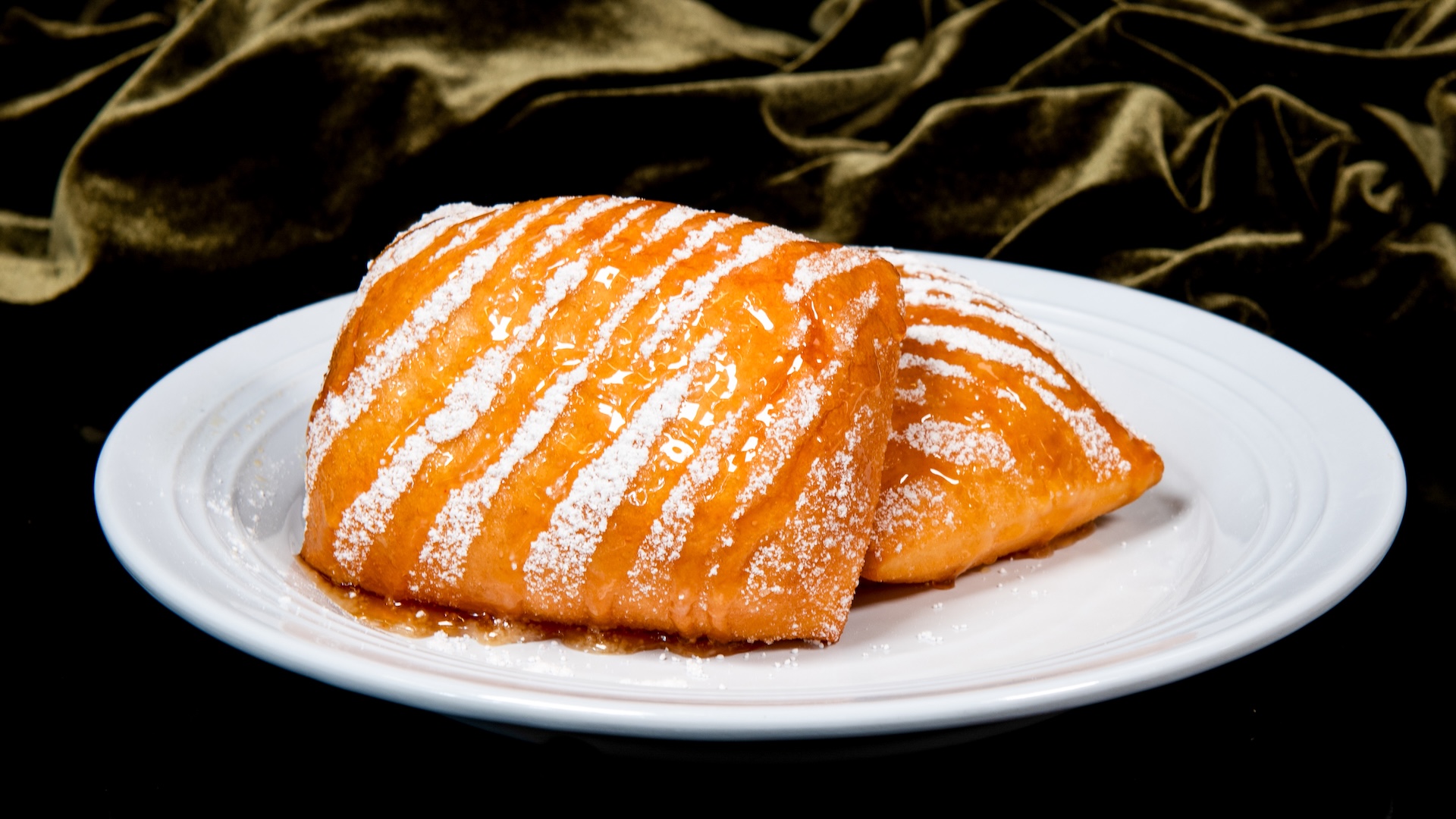 2026DXA250FoodieGuideBeignet | The Main Street Mouse 2026 dx a250 foodie guide beignet