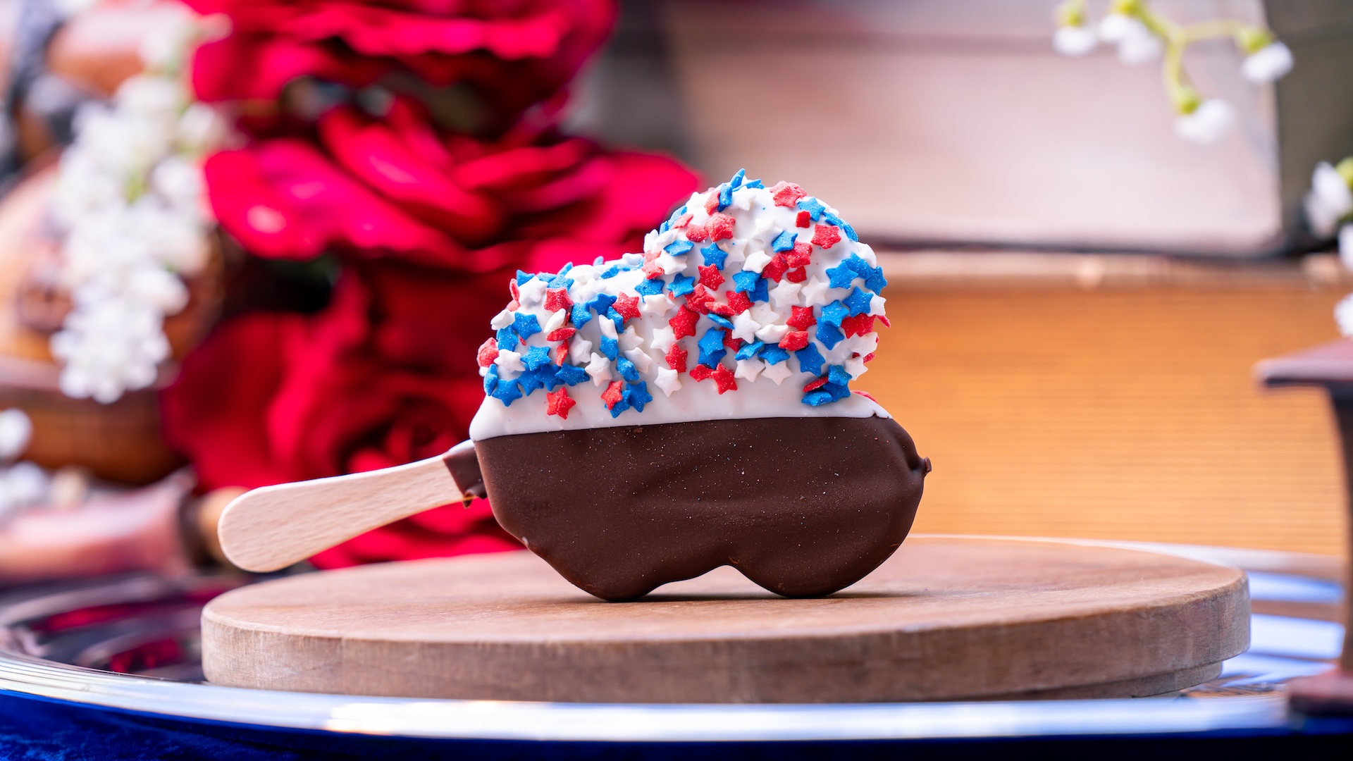2026DXA250FoodieGuideMickeyBar | The Main Street Mouse 2026 dx a250 foodie guide mickeybar