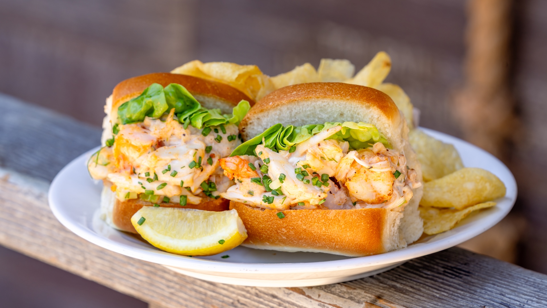 2026DXA250FoodieGuideSeafoodRoll | The Main Street Mouse 2026 dx a250 foodie guide seafoodroll