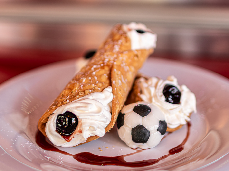 Cannoli1 | The Main Street Mouse Cannoli 1