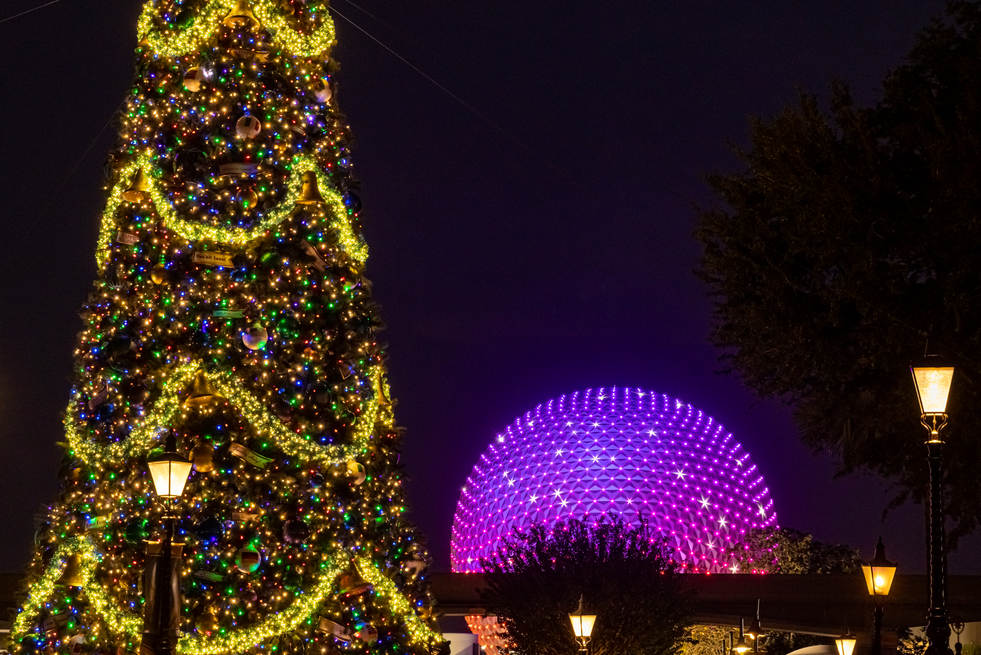 Festival of the holidays 2026 spaceship earth and christmas tree