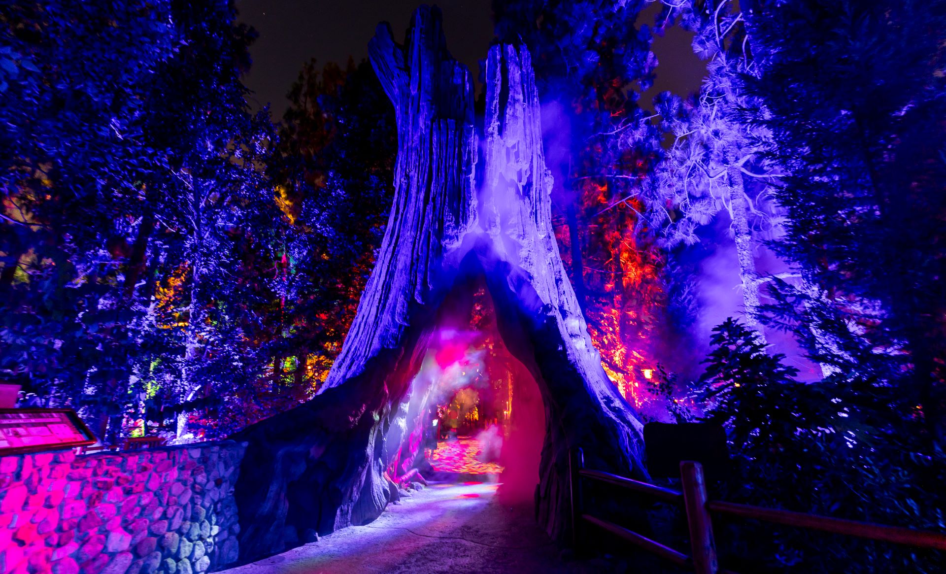 VillainsGroveatCaliforniaAdventureOogieBoogieBash | The Main Street Mouse Villains grove at california adventure oogie boogie bash