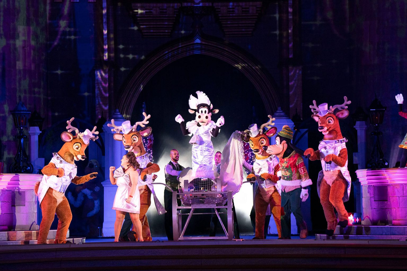 wdwholidaysmerrycelebrationstageshow1536x1024 | The Main Street Mouse Wdw holidays merry celebration stage show 1536x1024