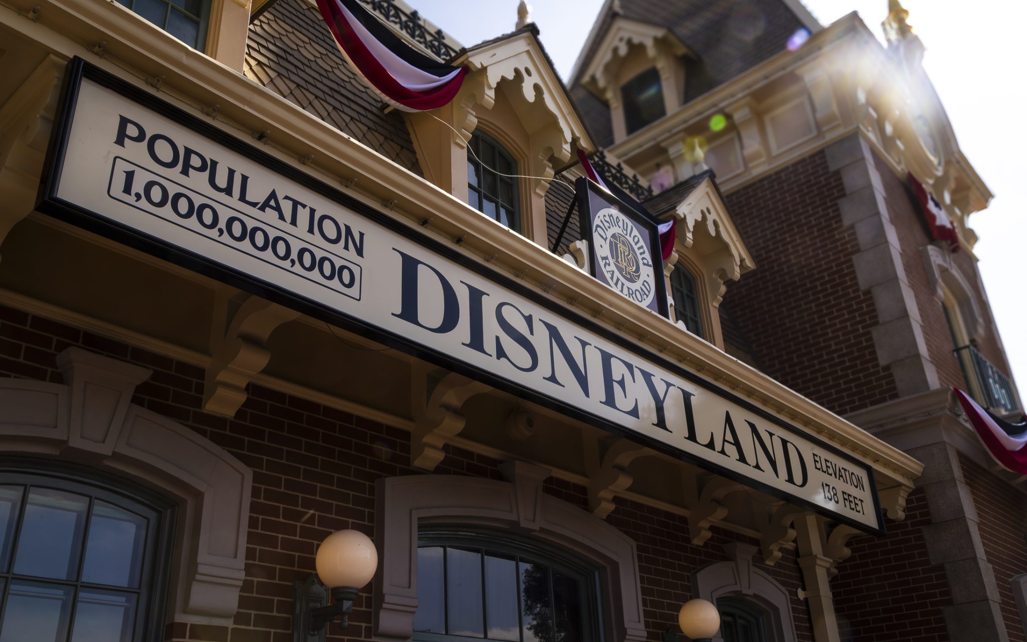 070326CT2MB008512048x1280 | The Main Street Mouse 070326ct2mb 0085 1 2048x1280