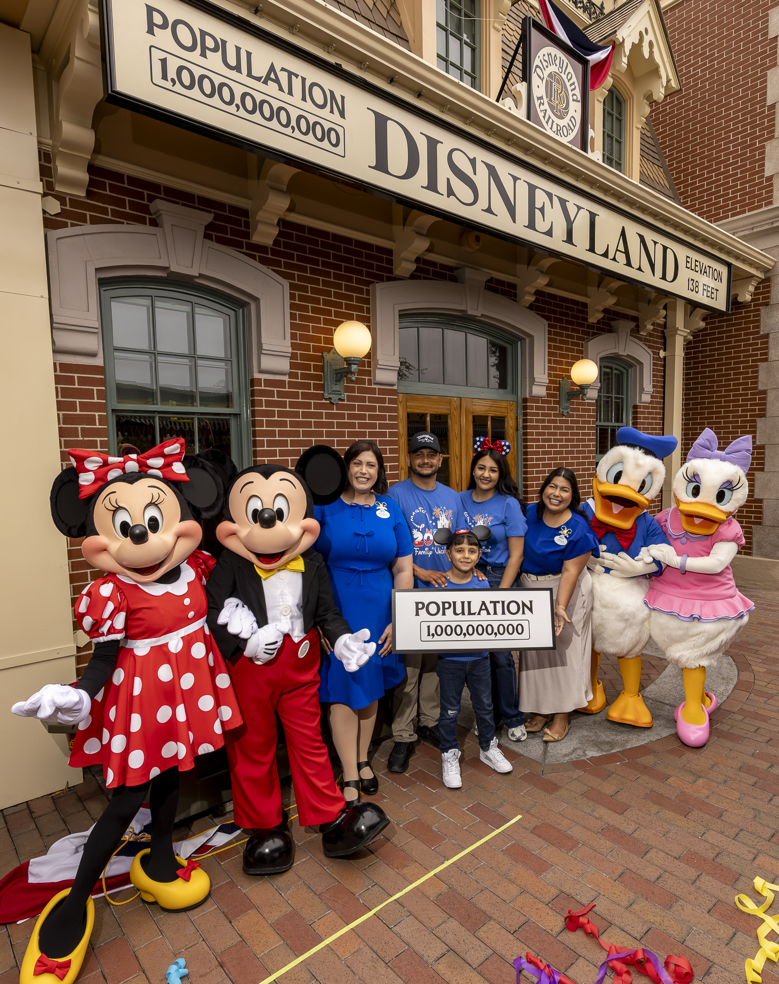 Disneyland Resort Celebrates Historic Milestone One Billionth Guest | The Main Street Mouse Disneyland Resort Celebrates Historic Milestone One Billionth Guest